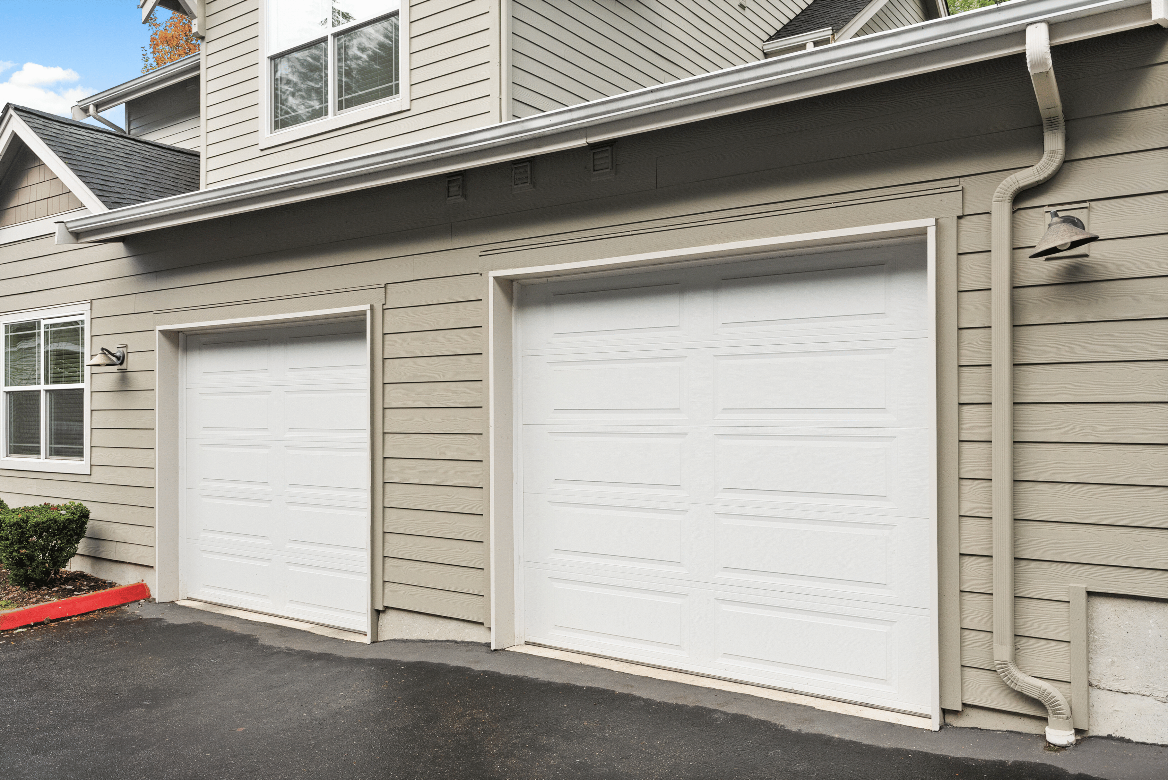 2 Bed 2 Bath Standard w/ Garage - 1,081 Sq Ft