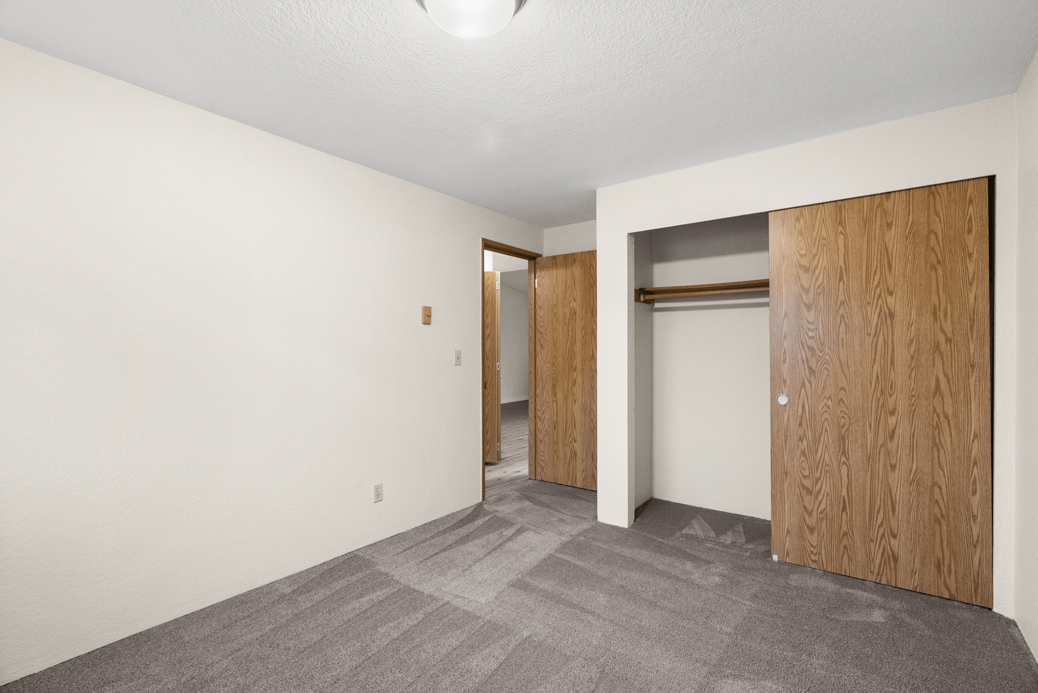 2 Bed 1 Bath Grand - 900 Sq Ft