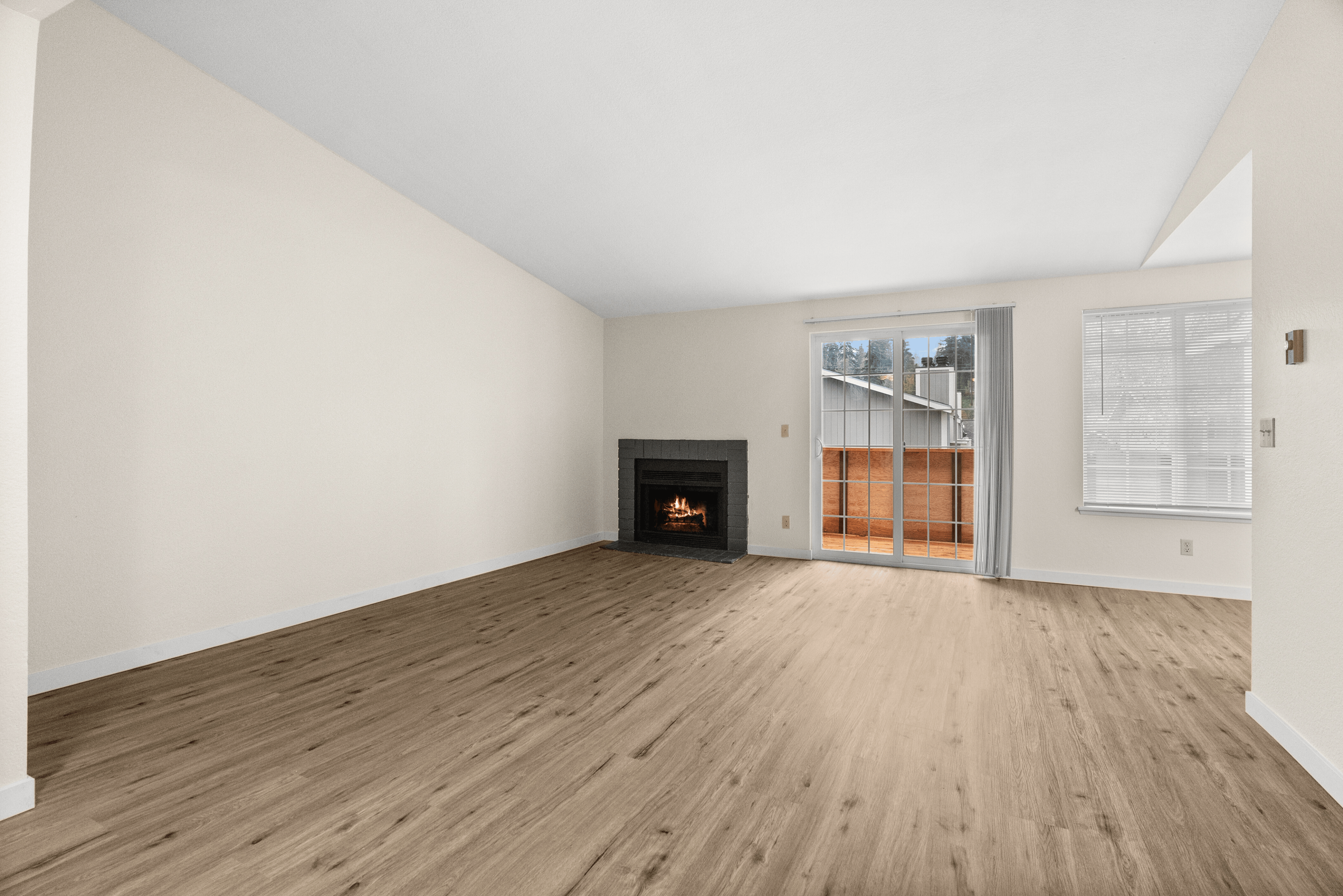 2 Bed 1 Bath Grand - 900 Sq Ft