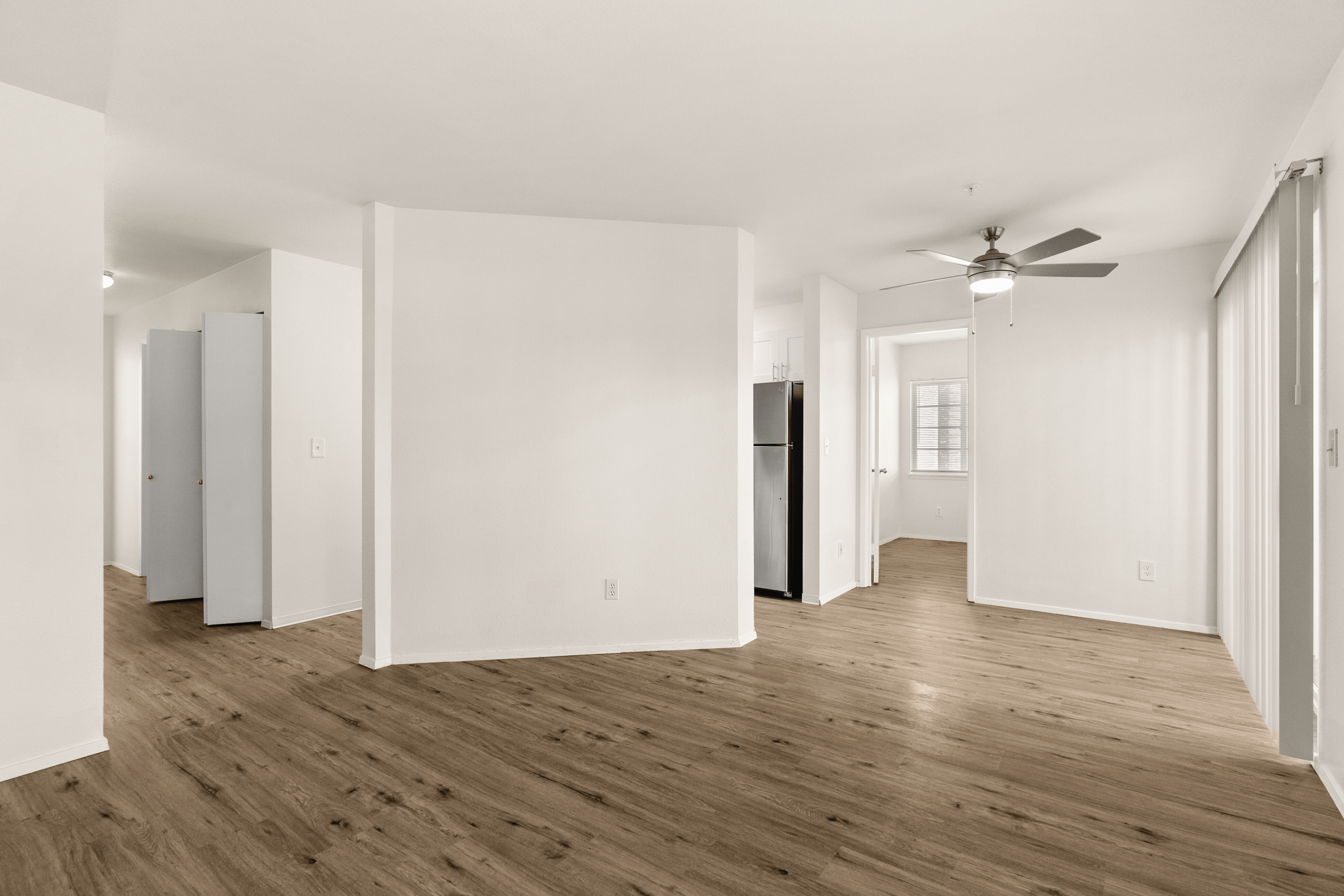1 Bed 1 Bath with Den Deluxe - 840 Sq Ft