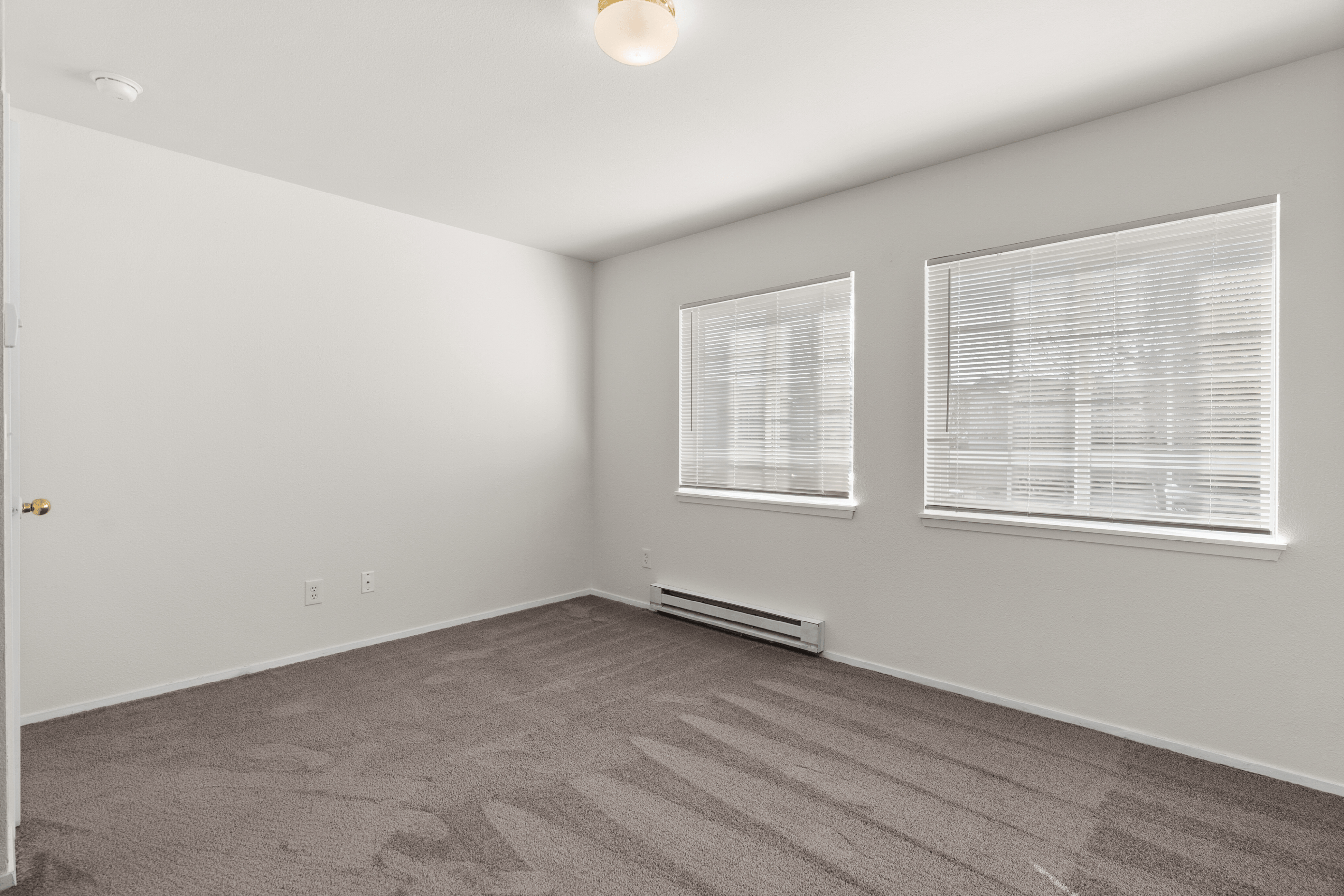 1 Bed 1 Bath with Den Deluxe - 840 Sq Ft