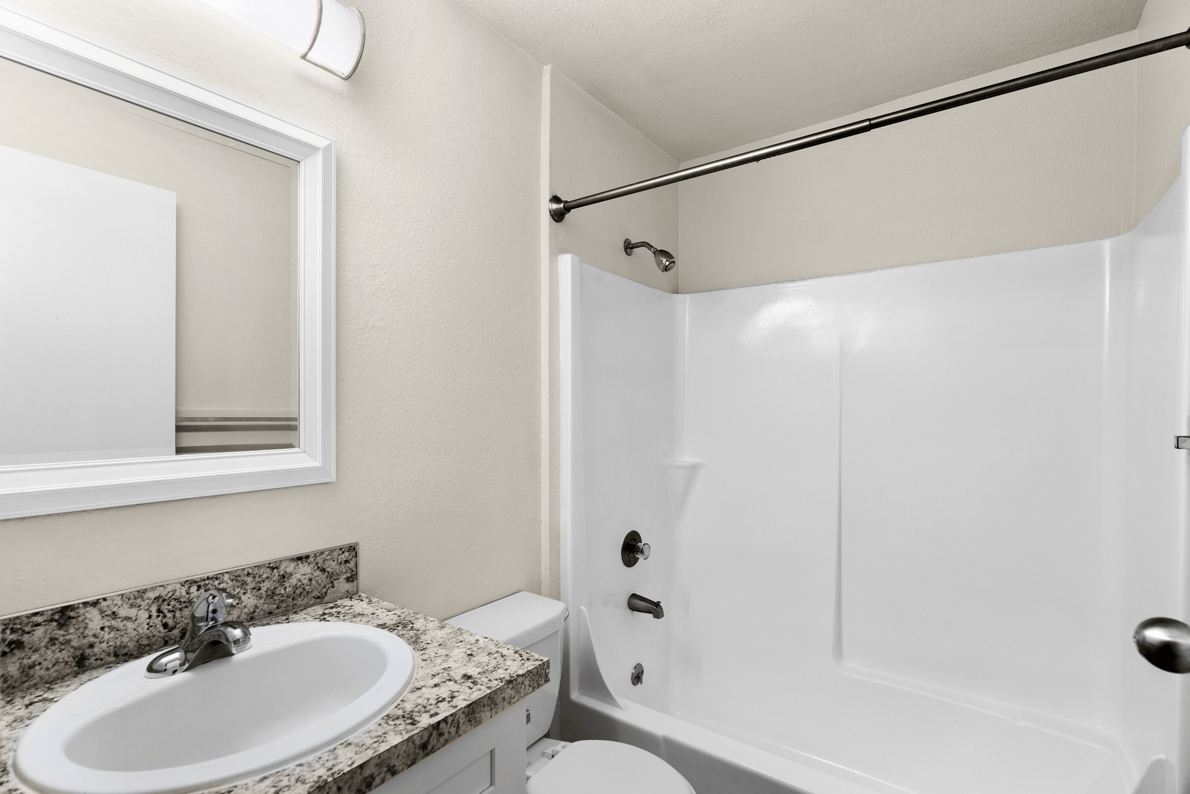1 Bed 1 Bath - 450 Sq Ft