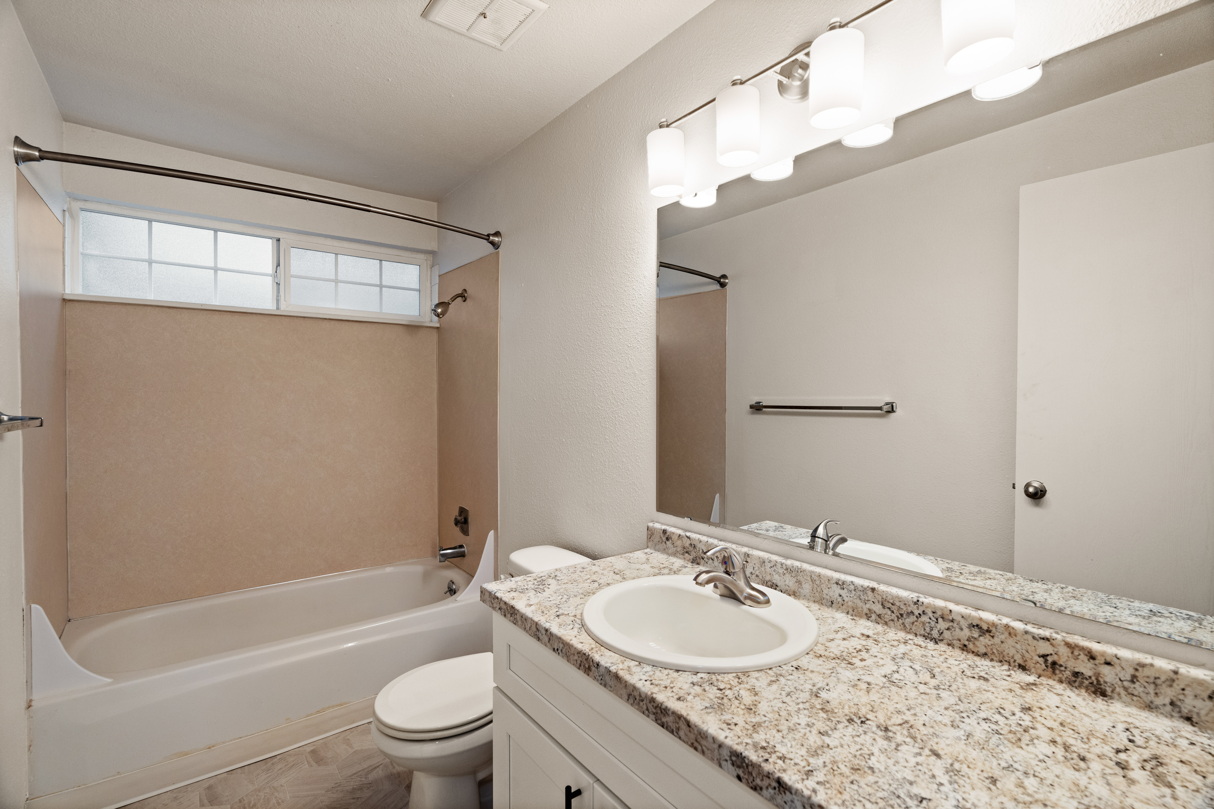 2 Bedroom 1 Bath Staged