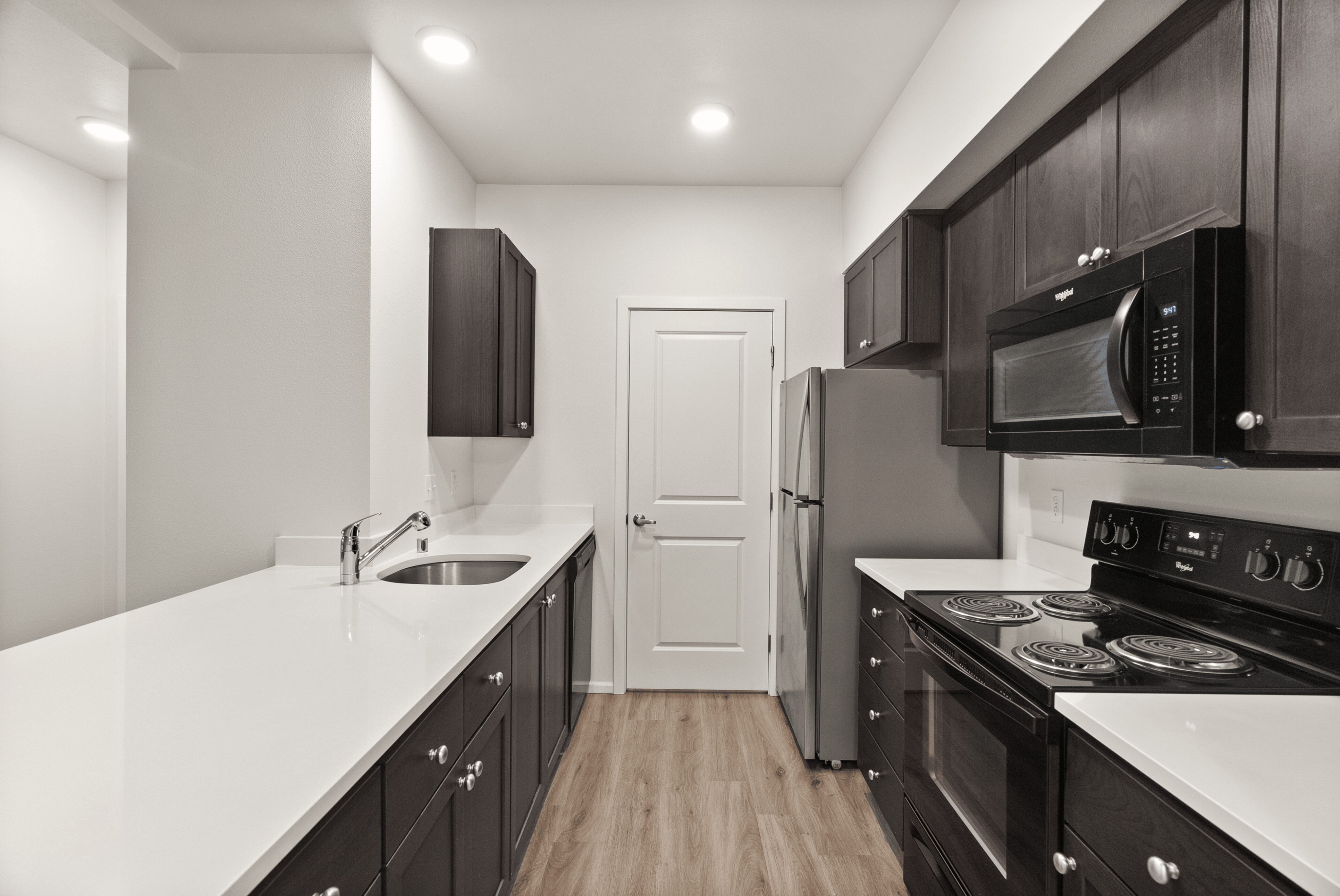 1 Bed 1 Bath Standard - 863 Sq Ft