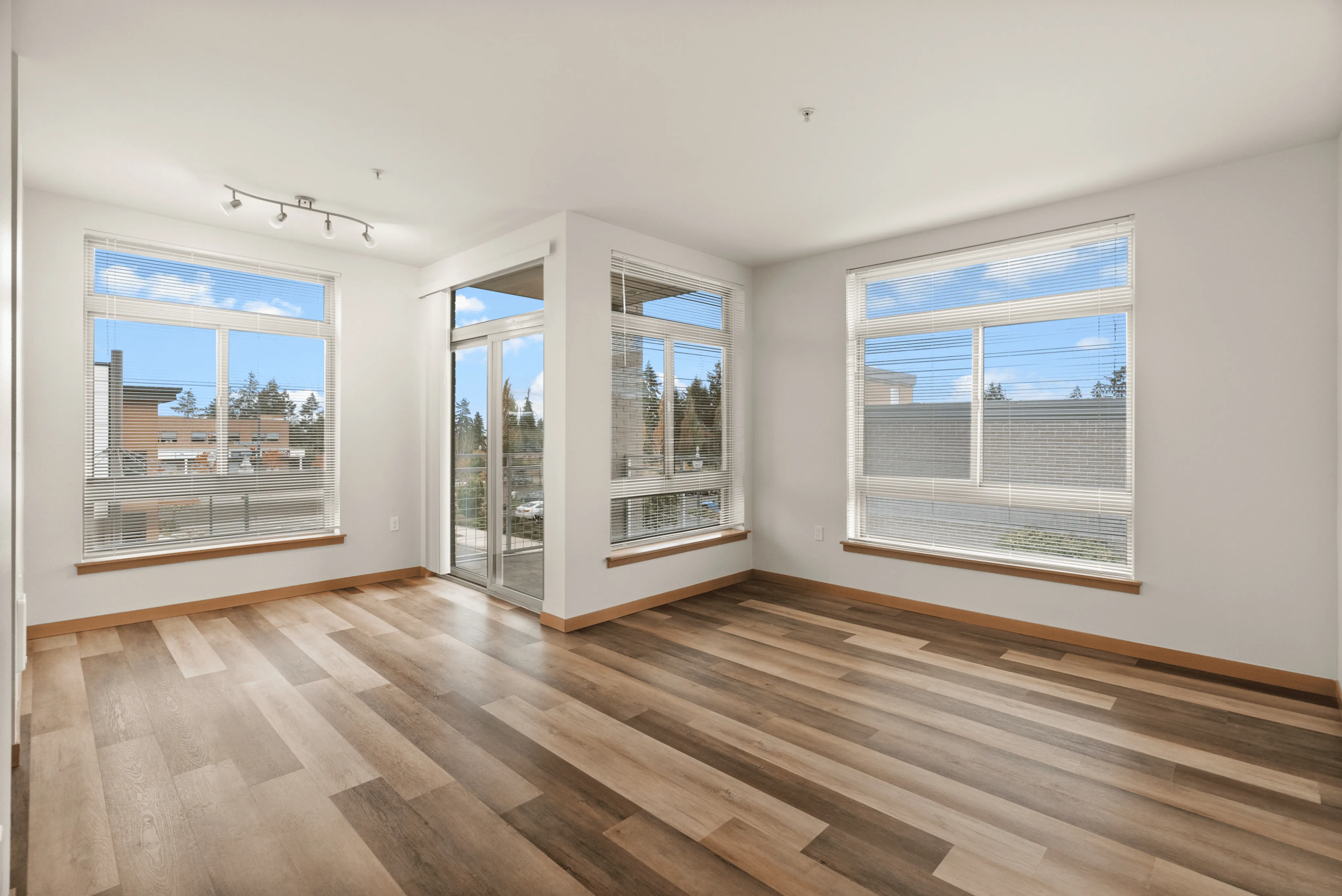 2 Bed 1 Bath Economy - 852 Sq Ft