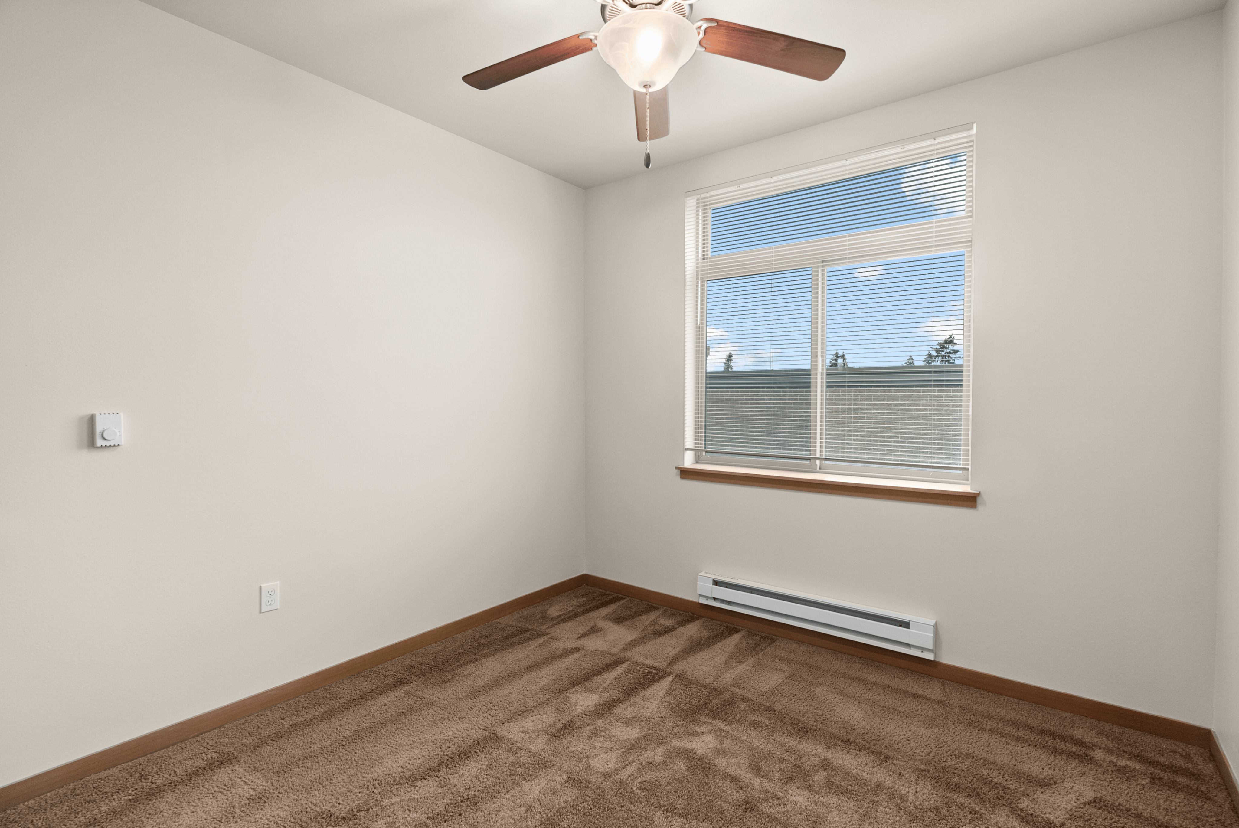 2 Bed 1 Bath Economy - 852 Sq Ft