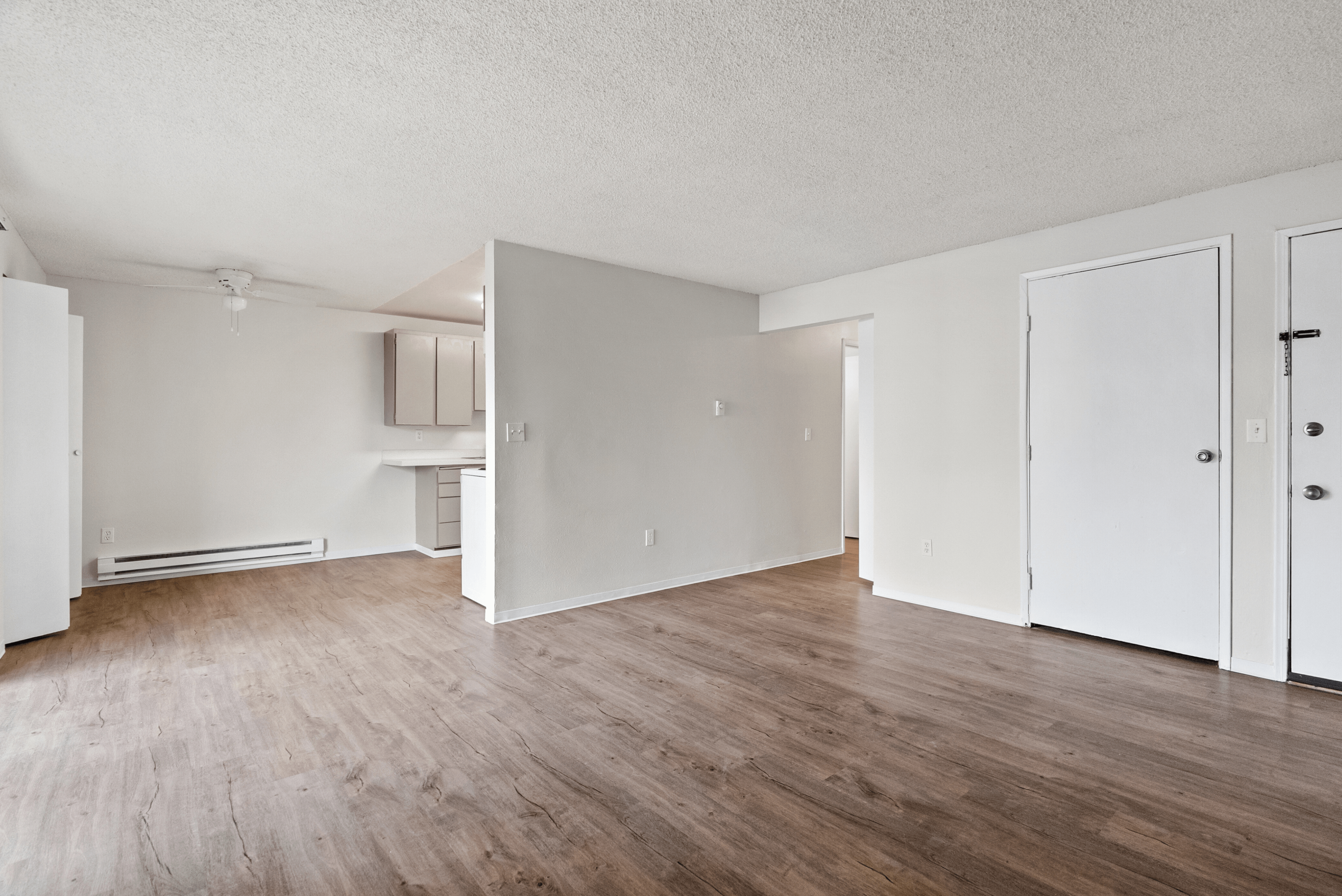 2 Bed 1 Bath - End Unit - 793 Sq Ft