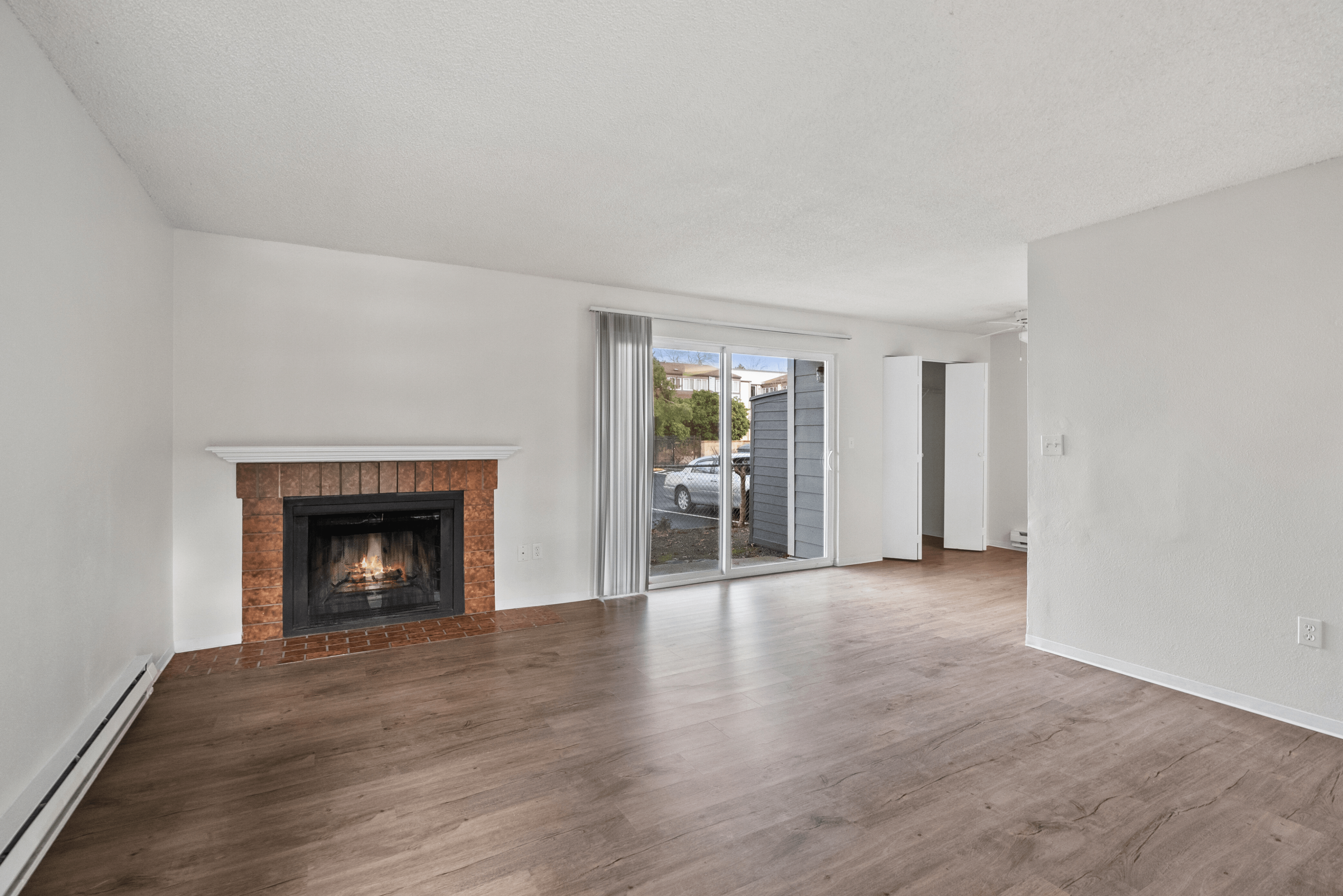 2 Bed 1 Bath - End Unit - 793 Sq Ft