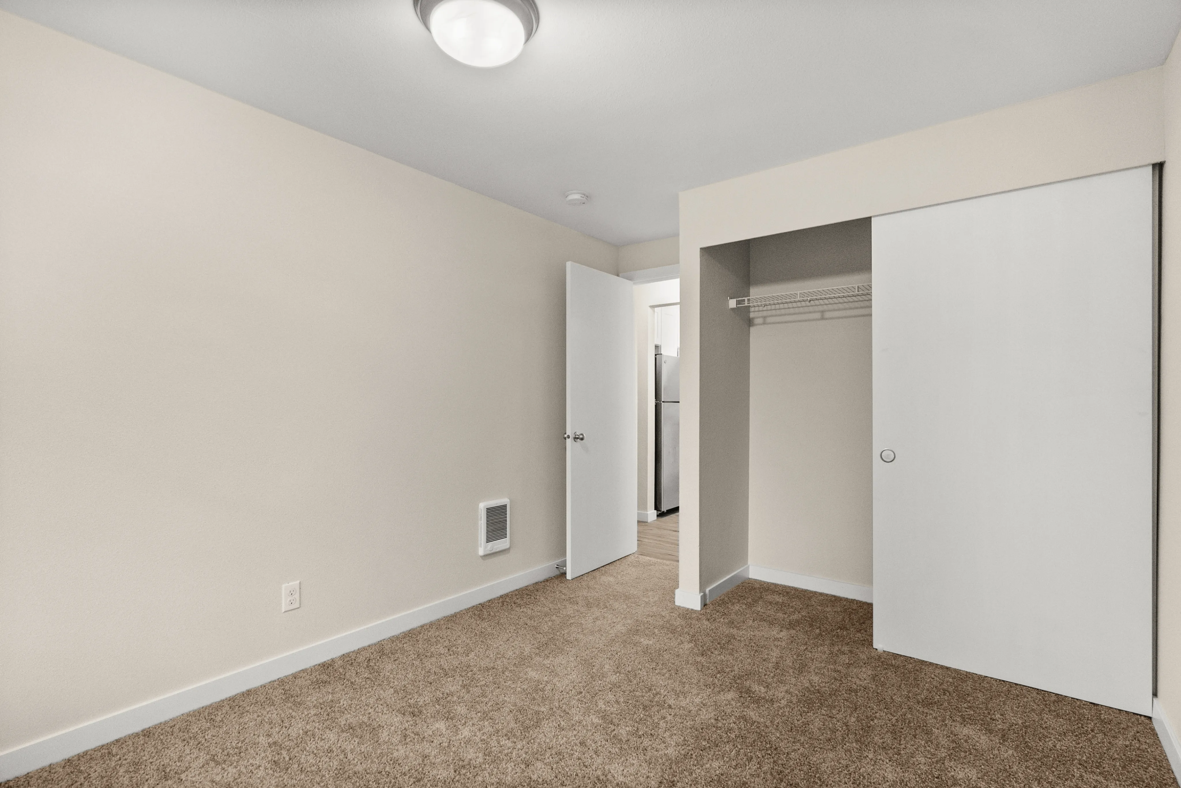 2 Bed 1 Bath Deluxe - 909 Sq Ft