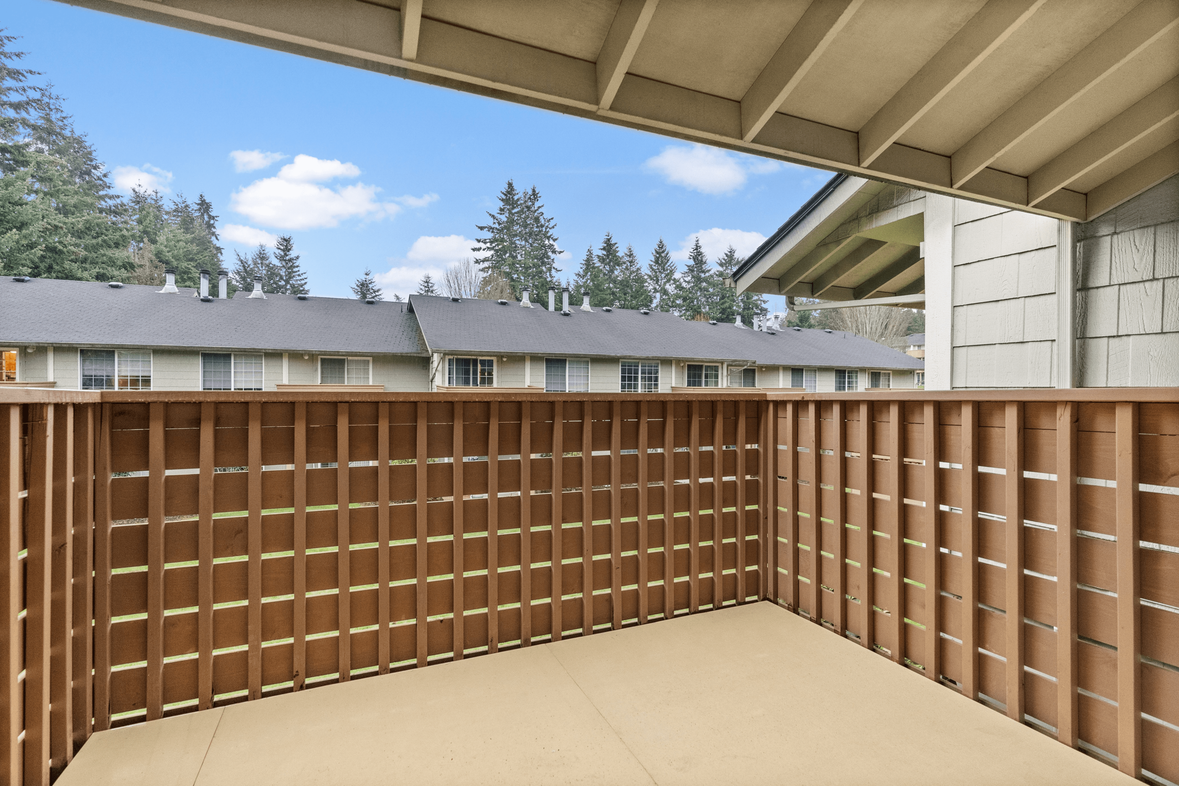 2 Bed 1 Bath Deluxe - 909 Sq Ft