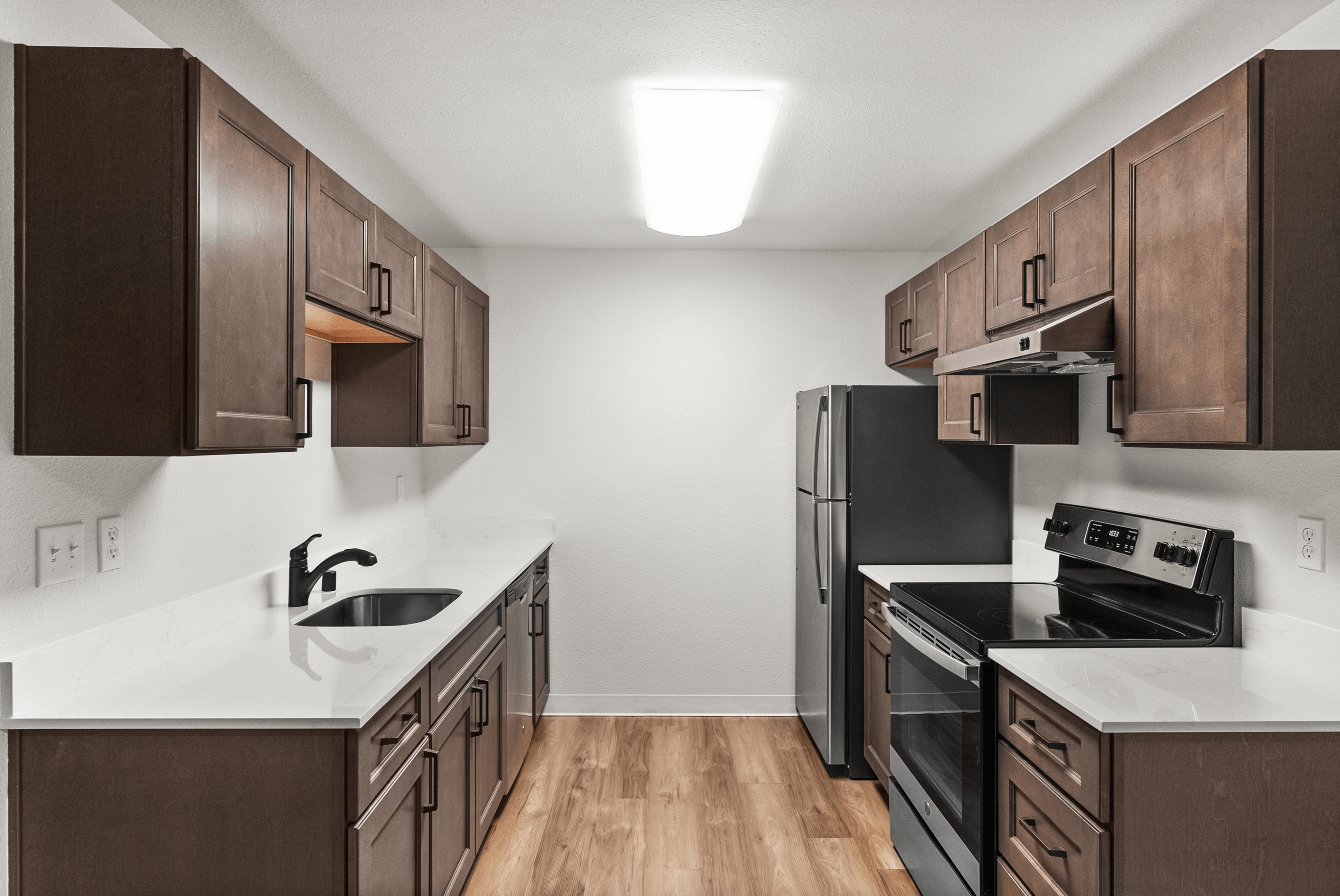 1 Bed 1 Bath - 740 Sq Ft
