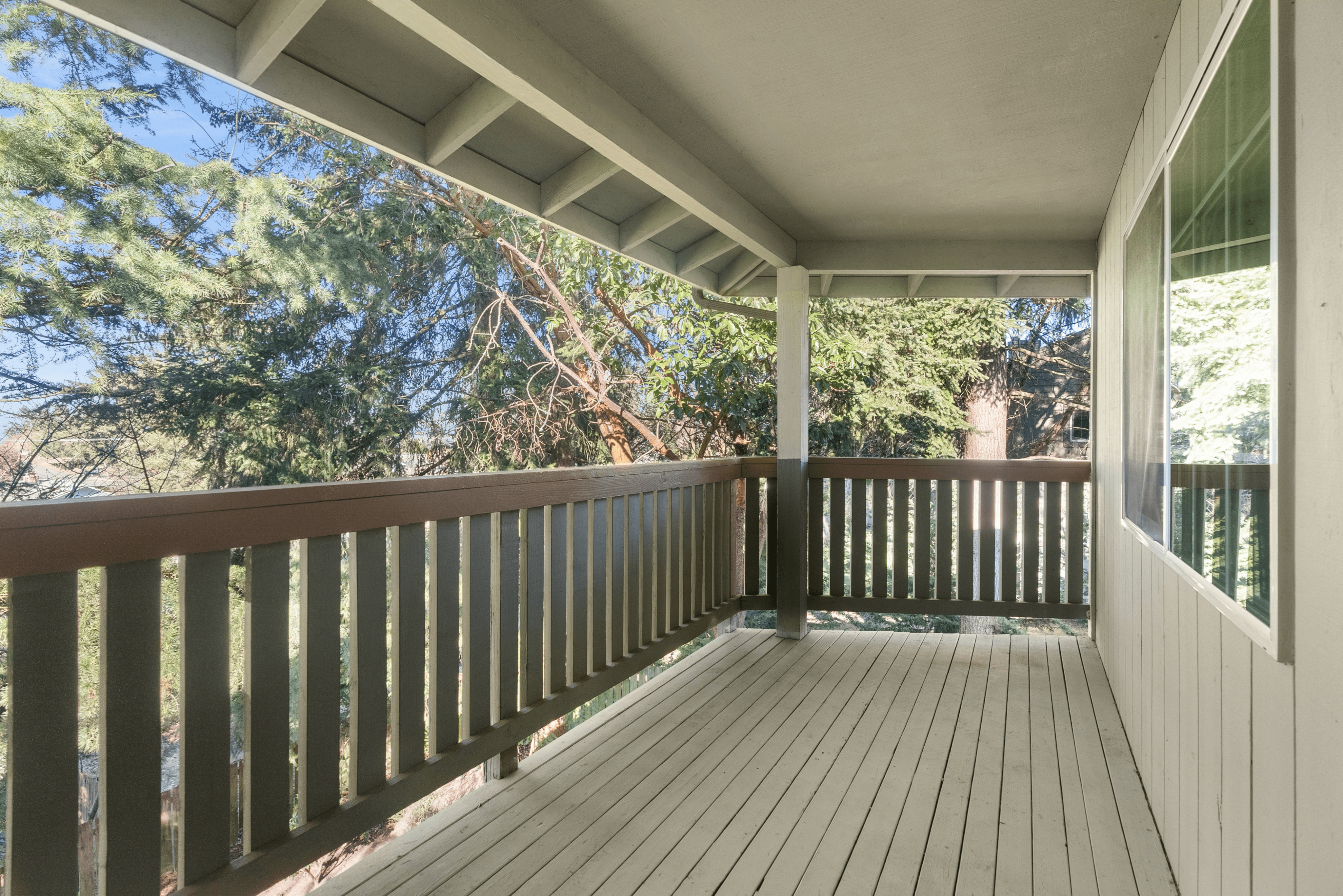 2 Bed 1 Bath Deluxe - 975 Sq Ft