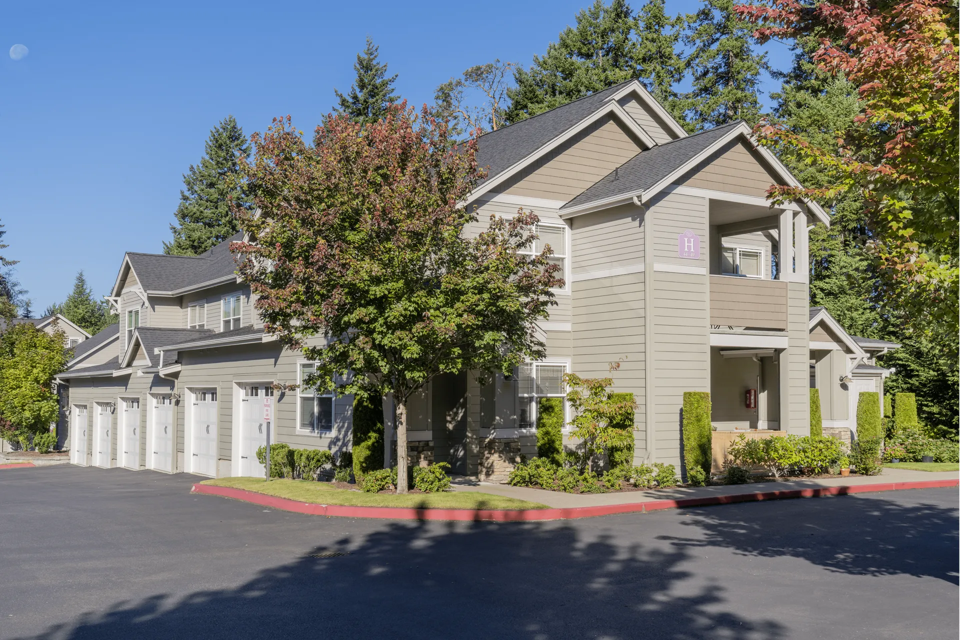 The 4425 Luxury Apartments in Gig Harbor, WA