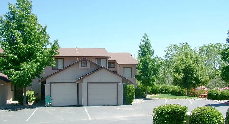 2 Bed Apartments - Check Availability | Valley Ridge Apartments