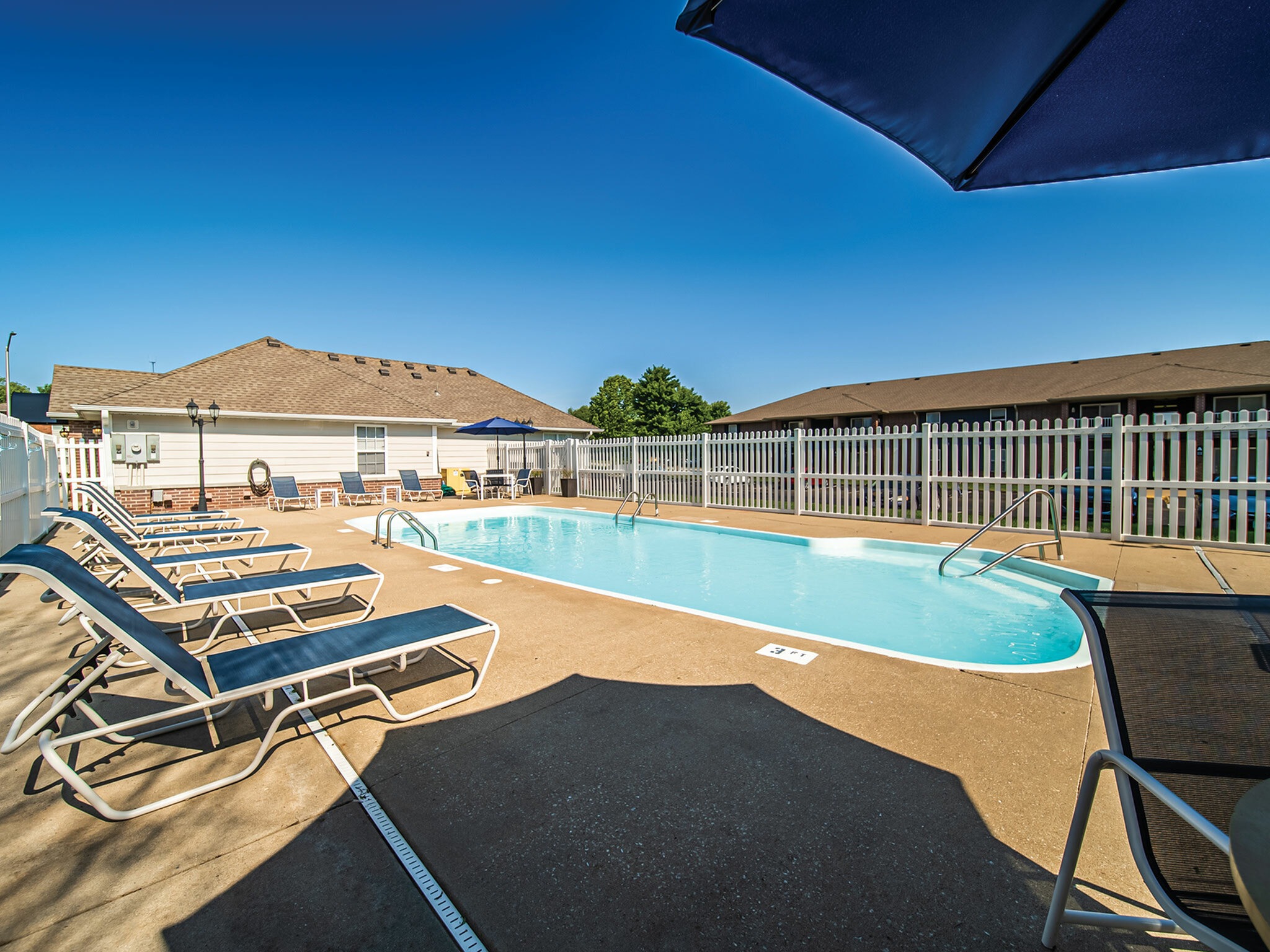 View Photos Cambridge Park Apartments