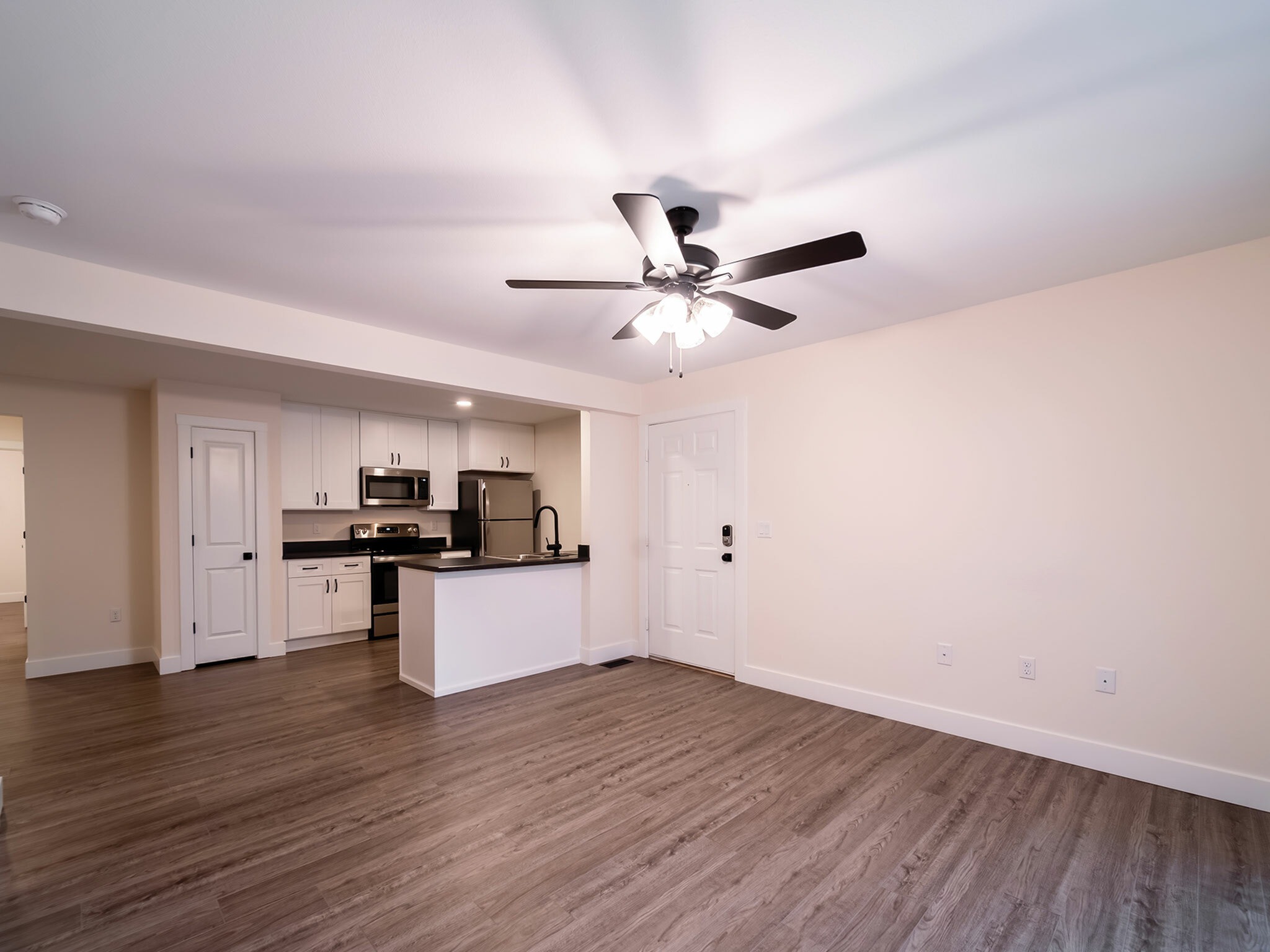 View Photos Cambridge Park Apartments