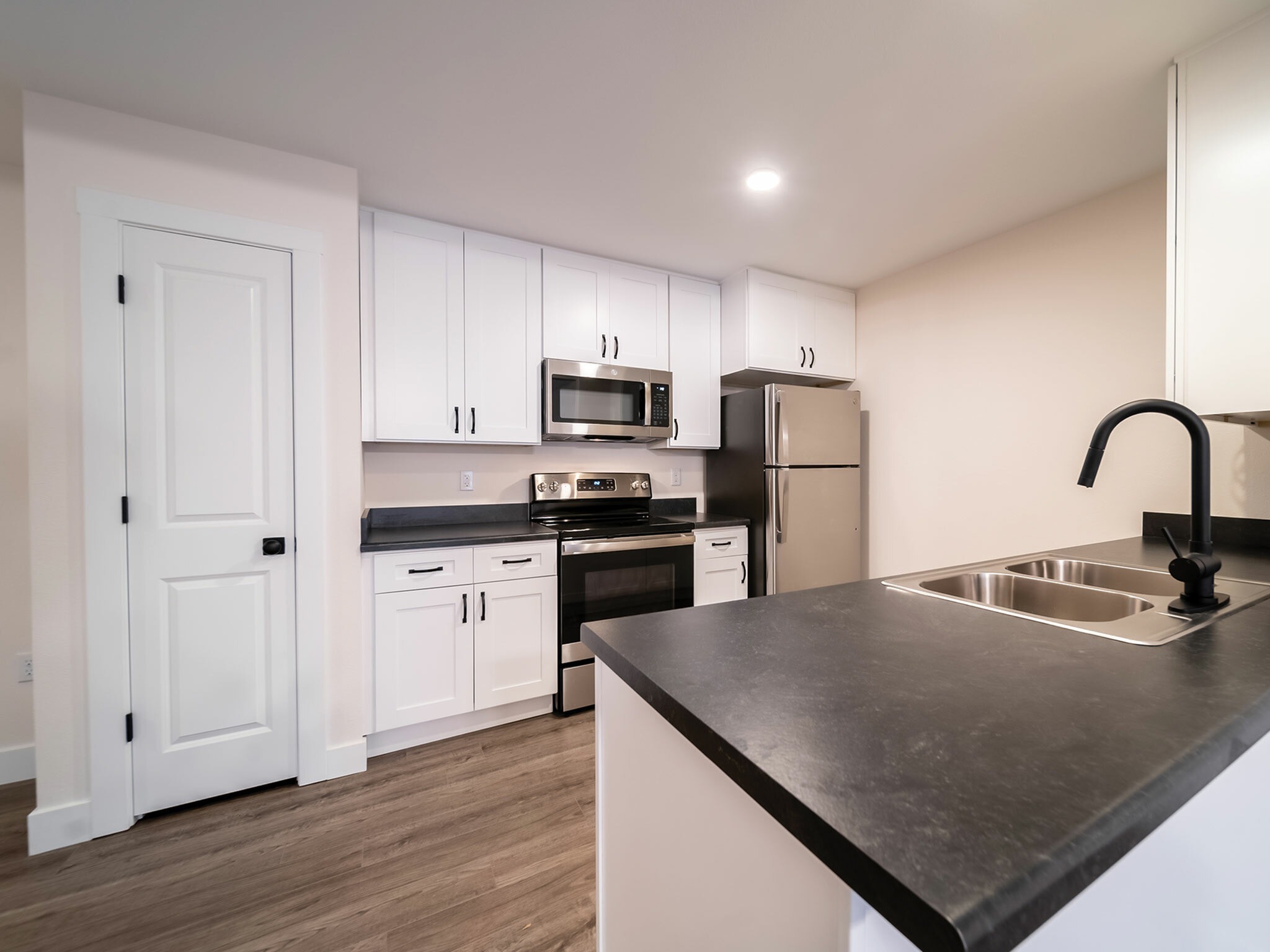 View Photos Cambridge Park Apartments