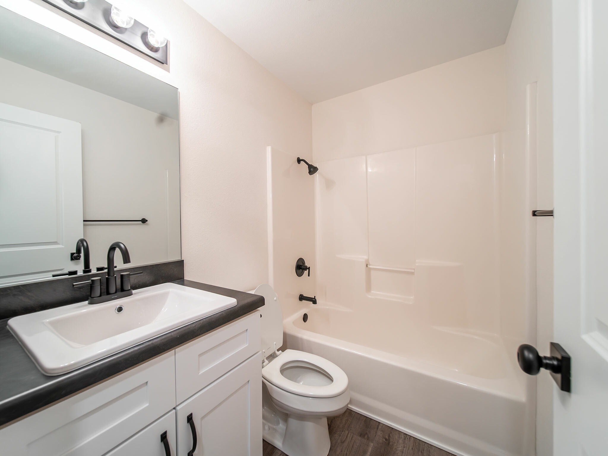 View Photos Cambridge Park Apartments