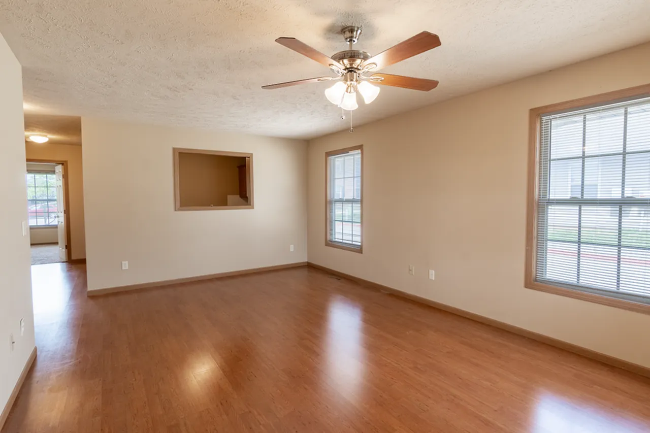 1 Bedroom Living Room