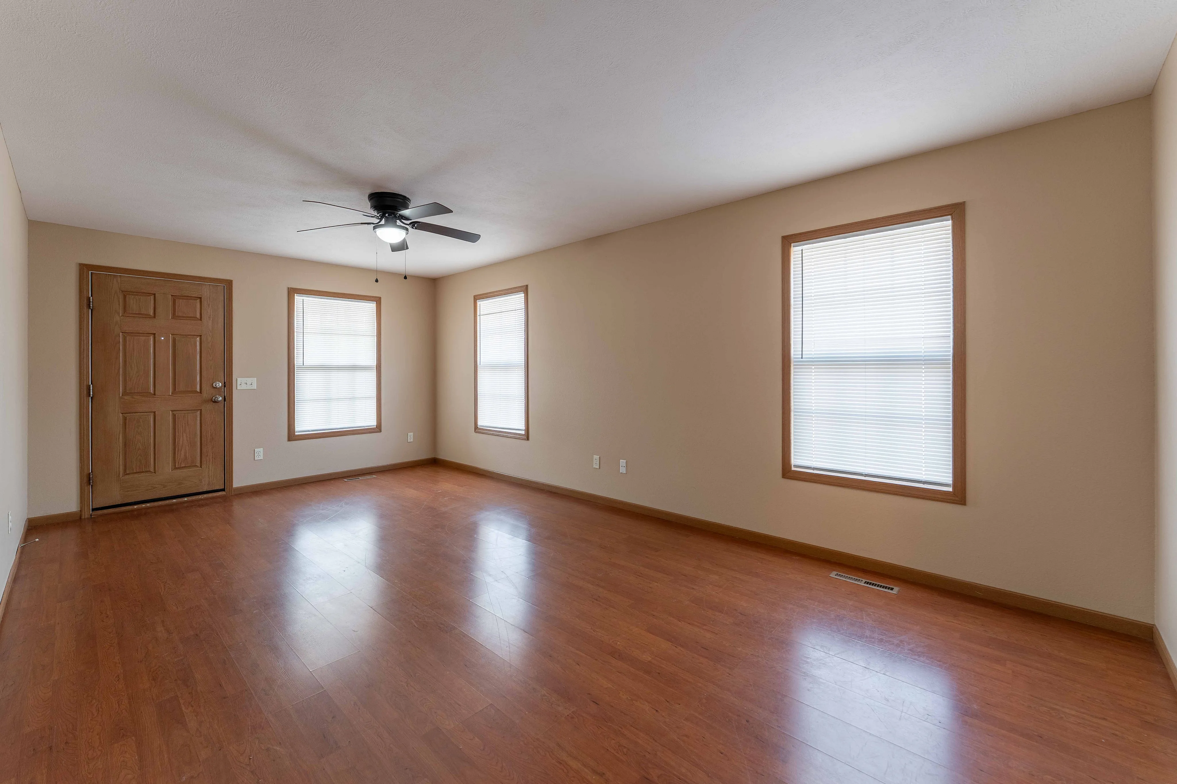 Oakwood-Heights-Townhomes-For-Rent-Republic-Missouri-Phase-1-One-Bedroom-Living-Room-And-Front-Door
