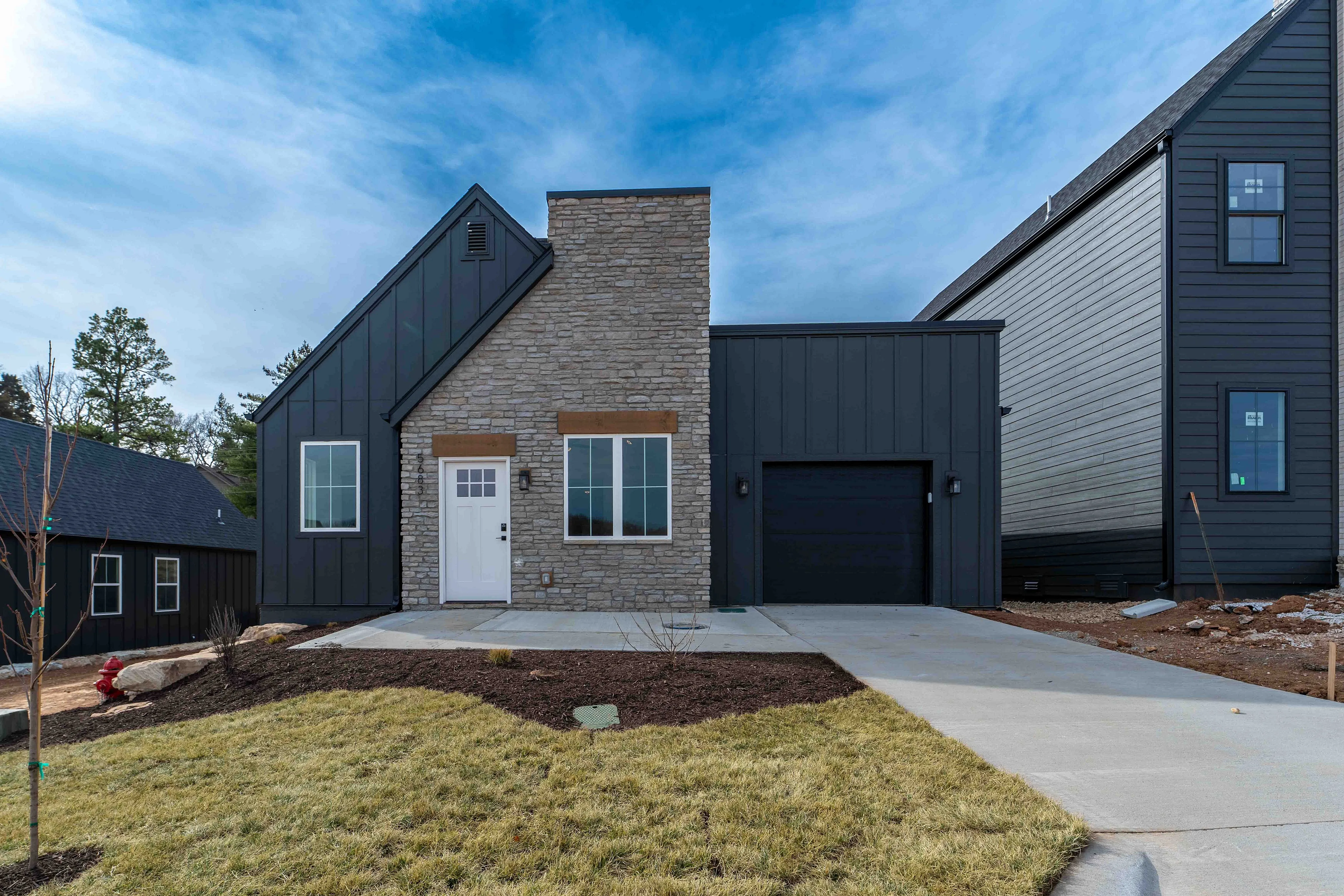Owen-Silos-Subdivision-Luxury-Homes-South-Springfield-Missouri-Two-Bedroom-Rue- Exteriors