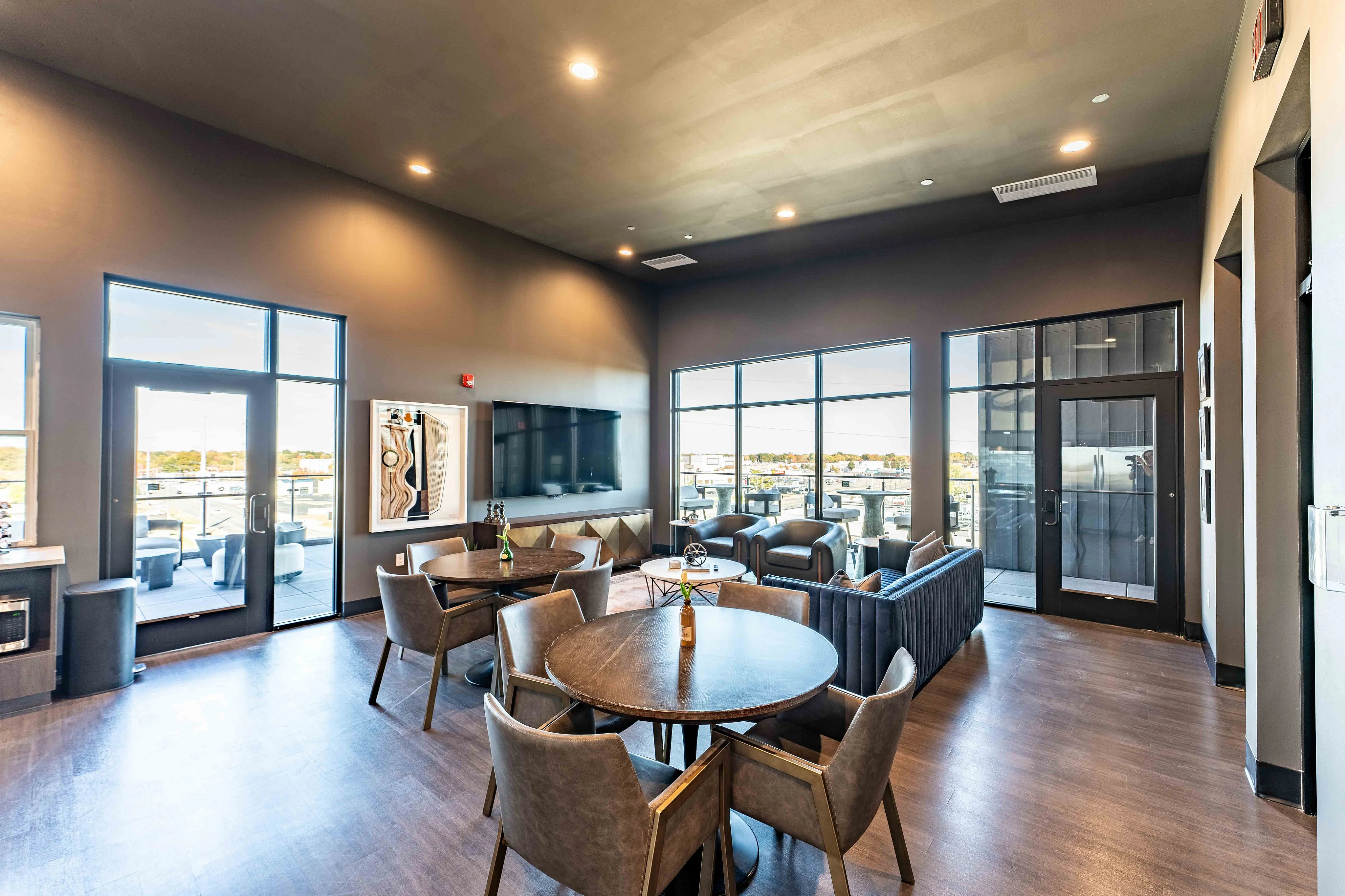 Heritage-Apartments-Springfield-Missouri-Luxury-Amenities-Legacy-Lounge-Sky-Deck-Entrances