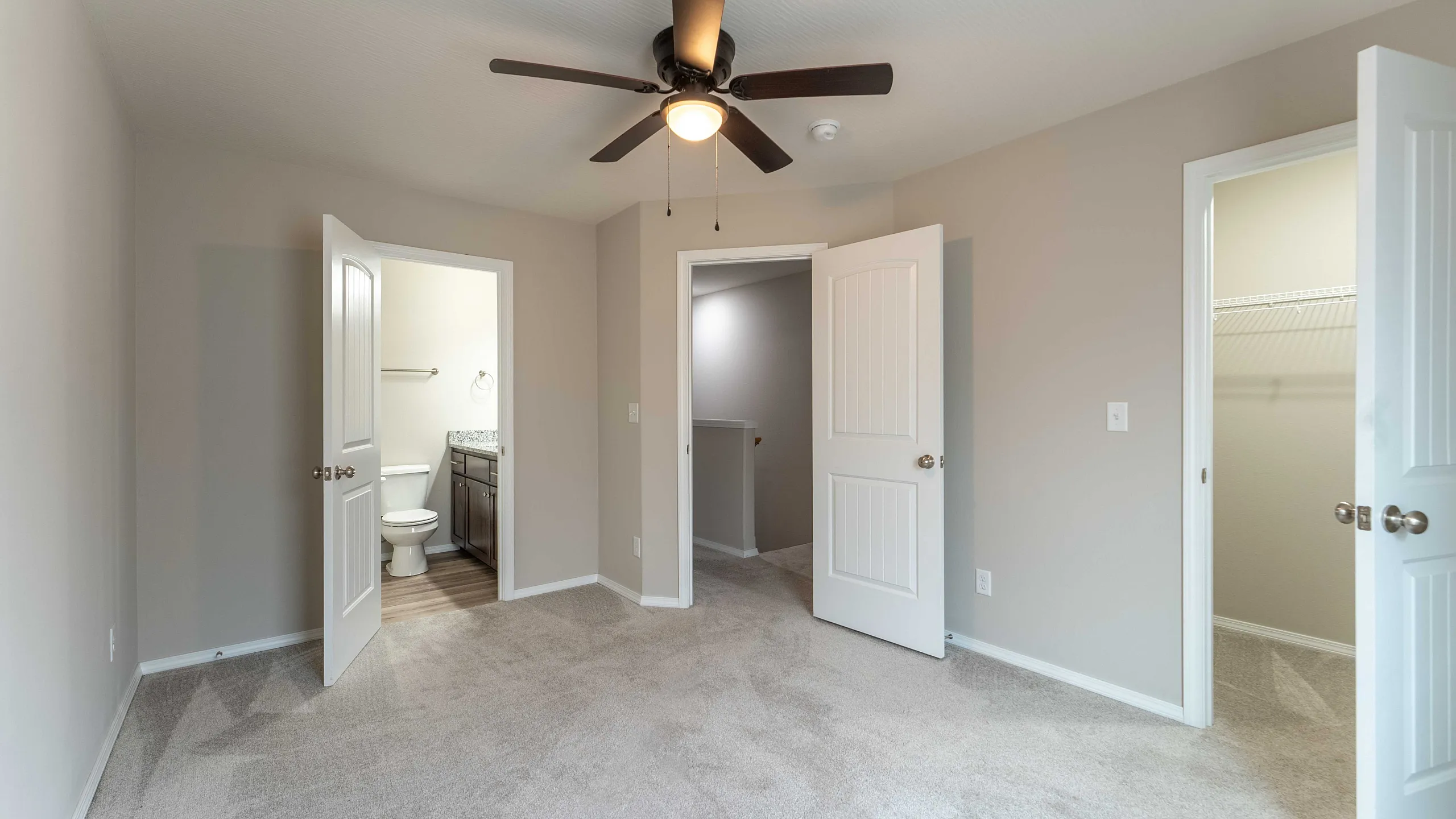 Oakwood-Heights-Townhomes-Duplex-Republic-Missouri-Amenities-Swimming-Pool-Clubhouse