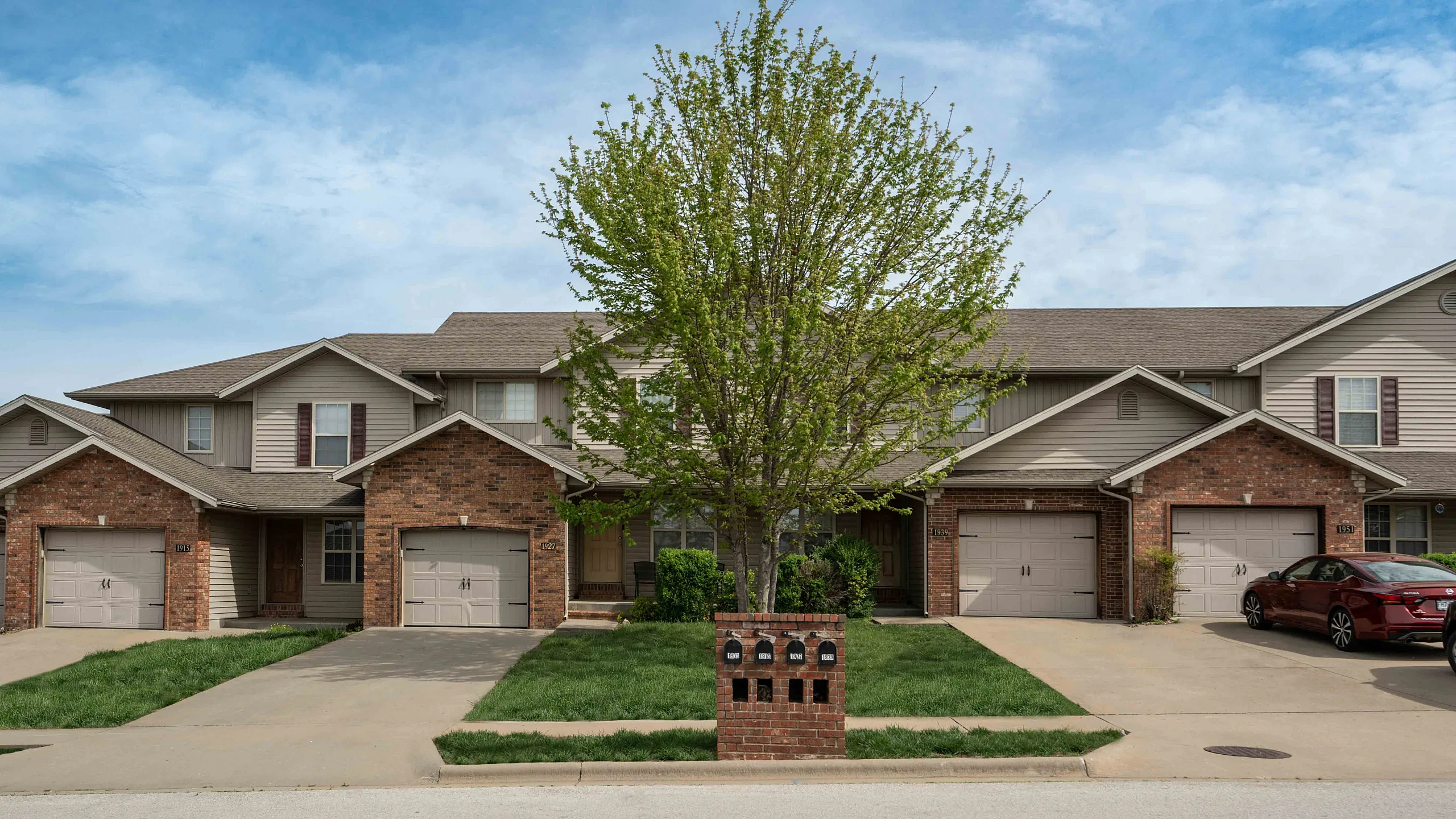 Oakwood Heights Townhomes Republic Missouri One Two Three Bedrooms