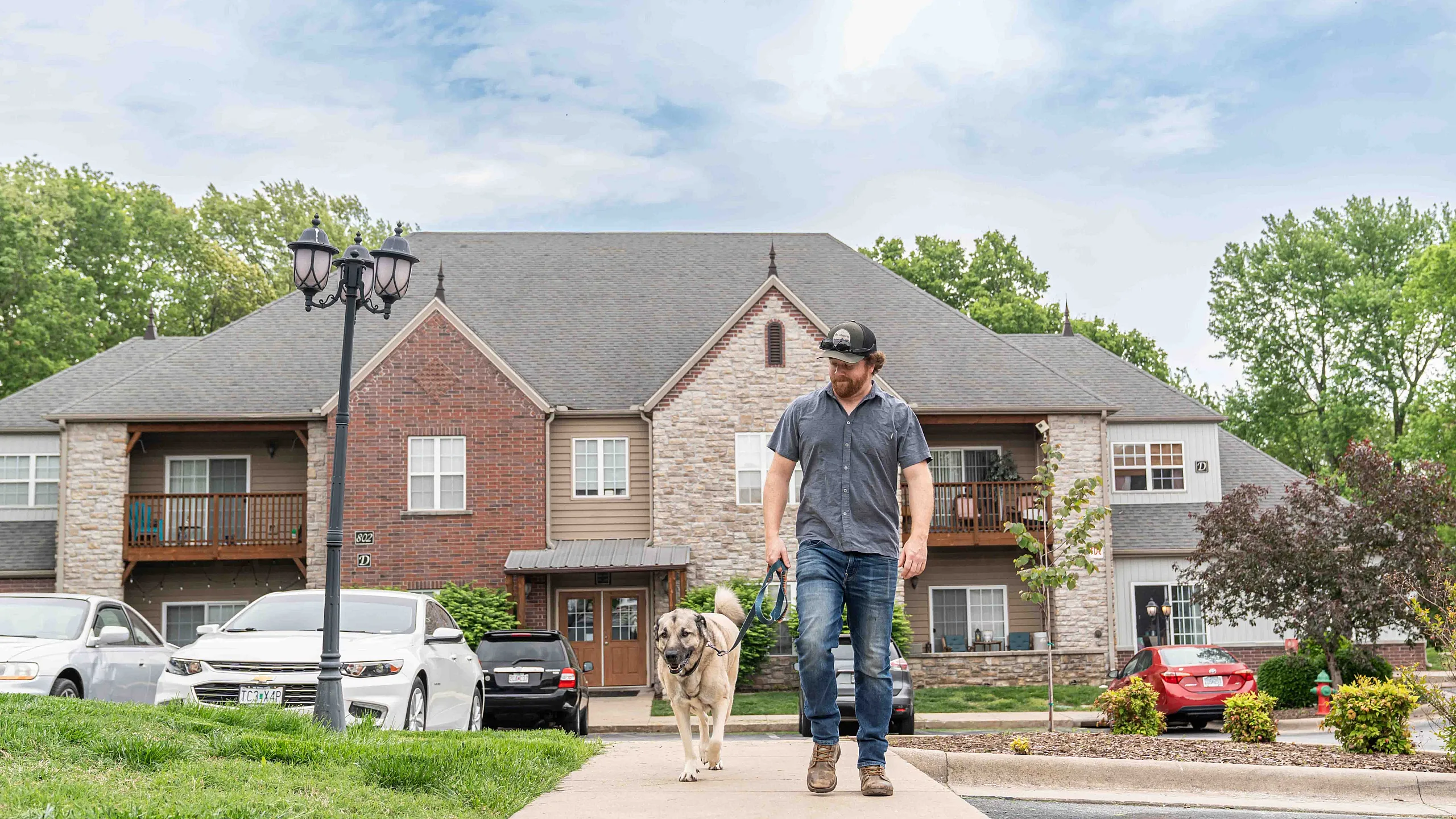Martin Riley Apartment Homes Exterior Pet-Friendly Dogwalking