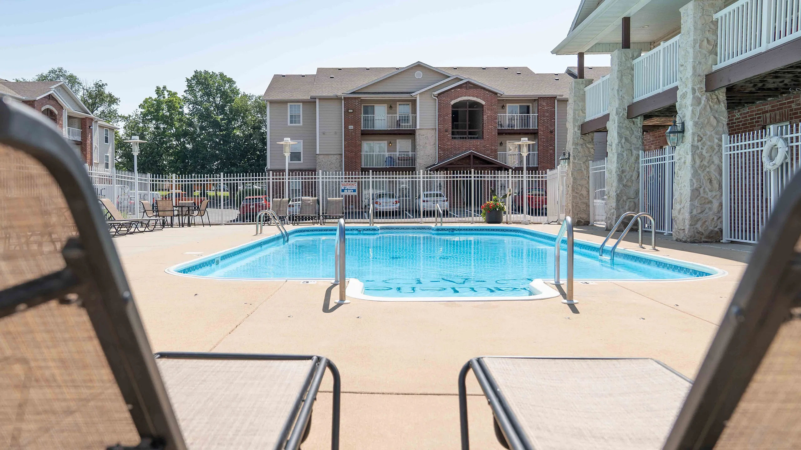 Battlefield-Park-Apartments-Swimming-Pool-TLC-Properties-Best-Apartments-Springfield-Missouri