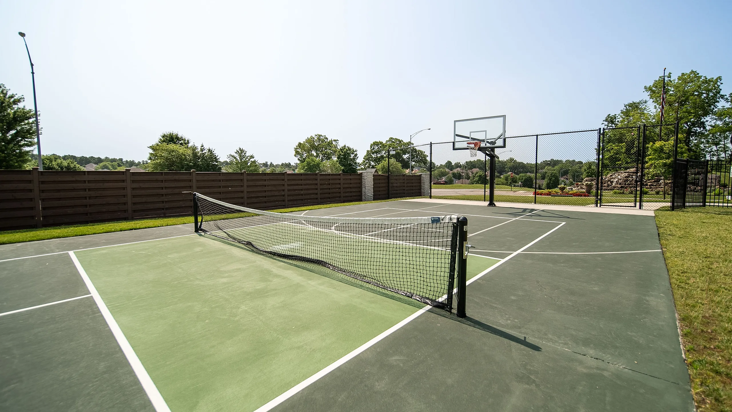 Villas-At-Anthony-Park-55-Plus-Community-Springfield-Missouri-Homes-For-Rent-Pickleball-Court