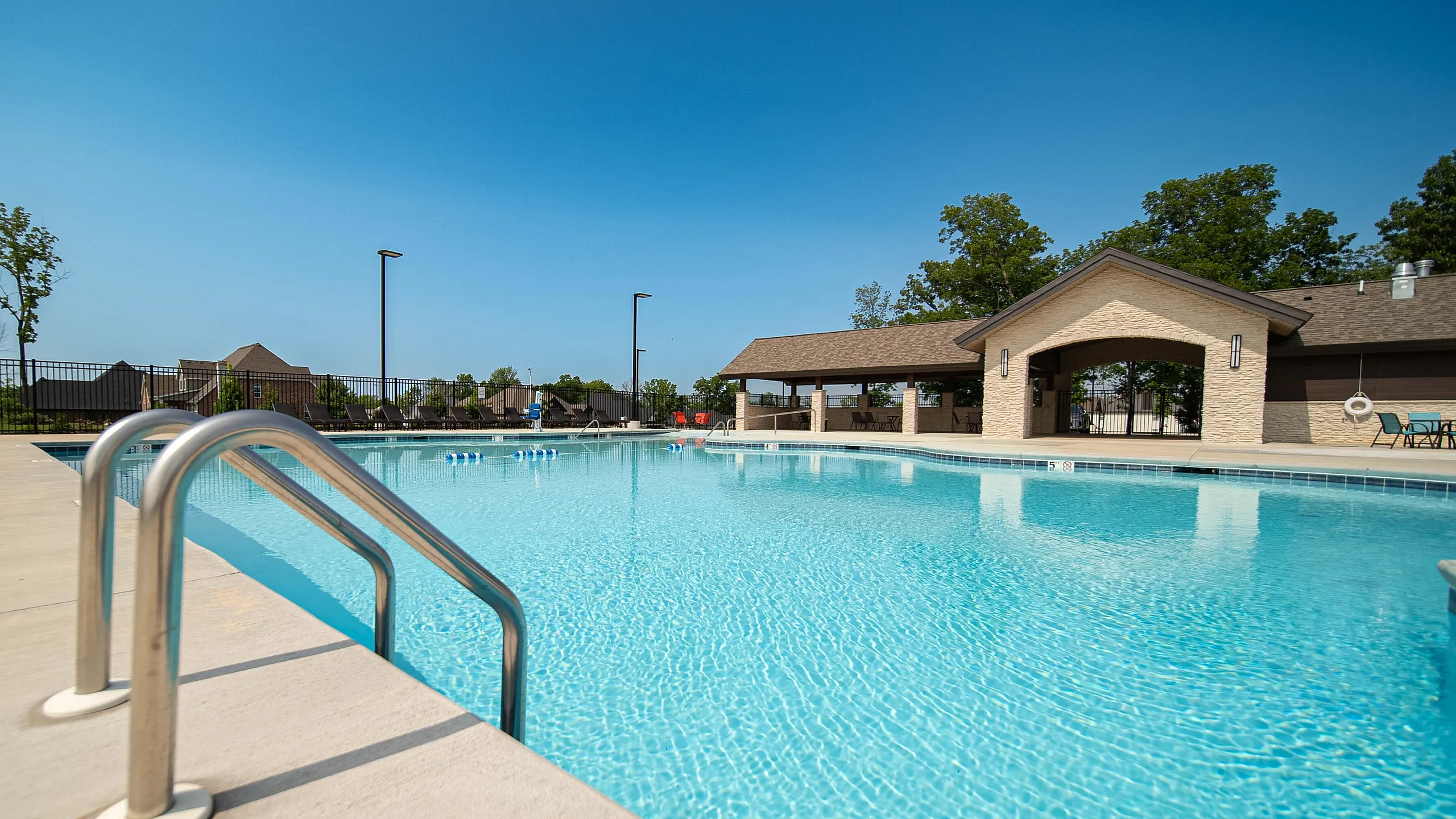 Villas-At-Anthony-Park-55-Plus-Community-Springfield-Missouri-Homes-For-Rent-Swimming-Pool