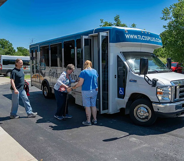 Coryell-Commons-55-Plus-Springfield-Missouri-Amenities-Shuttle-Bus-Picking-Up-Residents