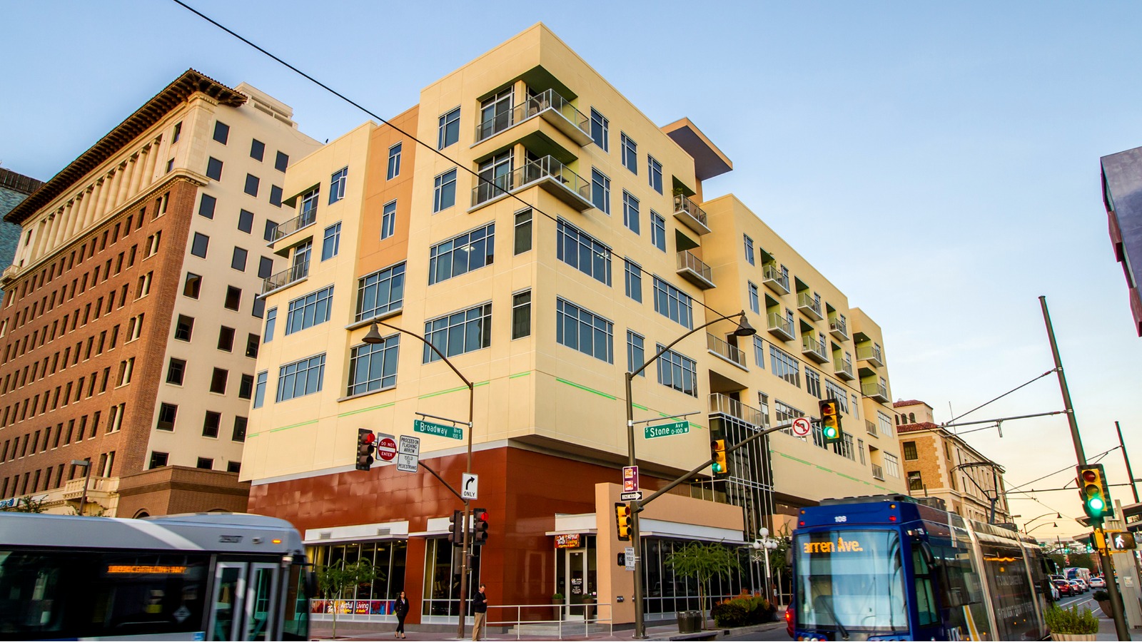 1E Corner  | One East Broadway | Apartments in Downtown Tucson