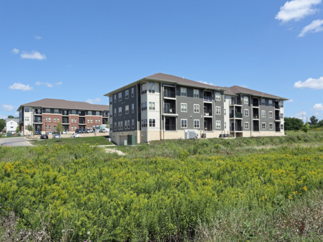 1 - 3 Bed Apartments - Check Availability | Maple Grove Commons