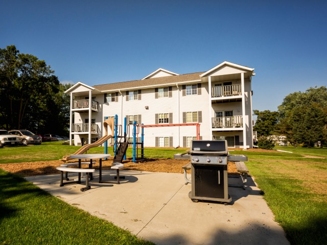 Image of Barbecue Area for Ripon I Maple Tree Apartments