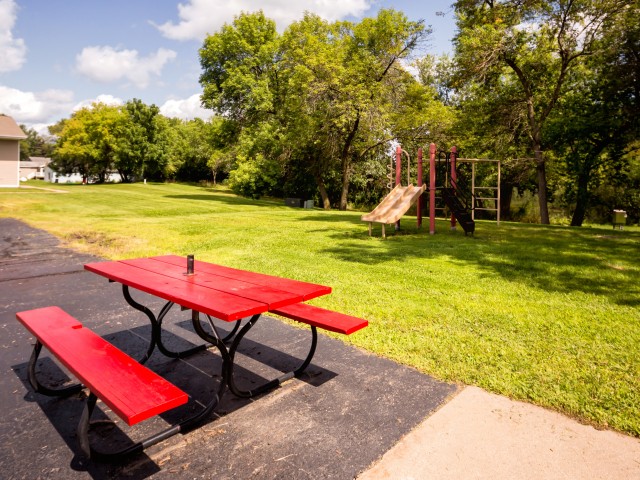 Image of Maintained Lawn for Pardeeville Parkview I