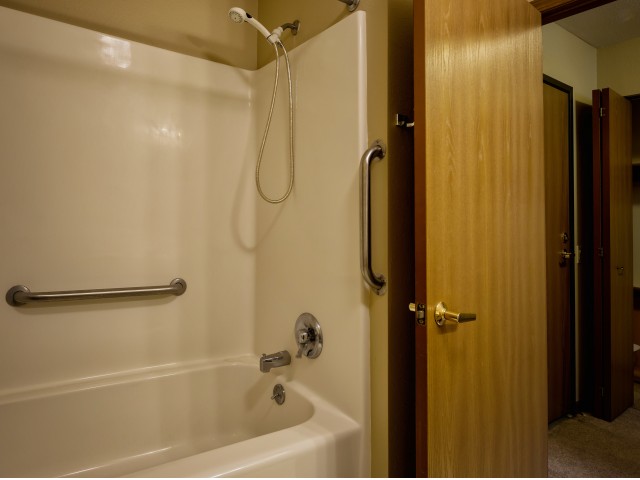 Image of Tub/Shower for Deforest Williamstown Bay