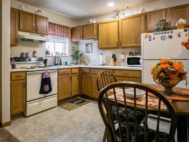Image of Electric Range, Refrigerator, and Dishwasher Provided for Eau Claire London Square
