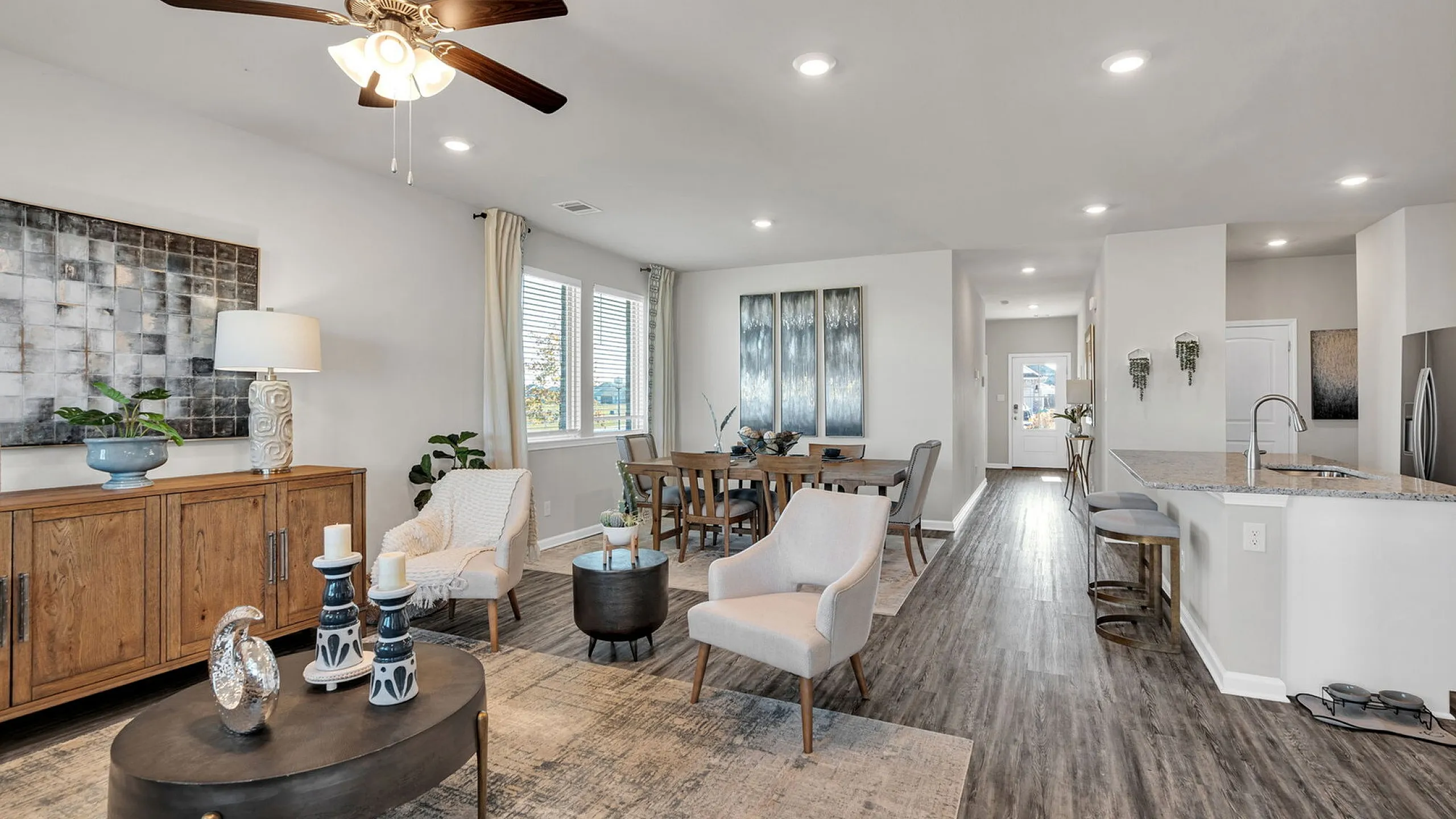 Cullen floorplan, 3 bedroom kitchen with granite counters and stainless steel appliances