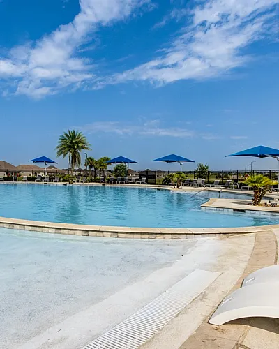 Waterslide, pool, splashpad at clubhouse. Summer fun