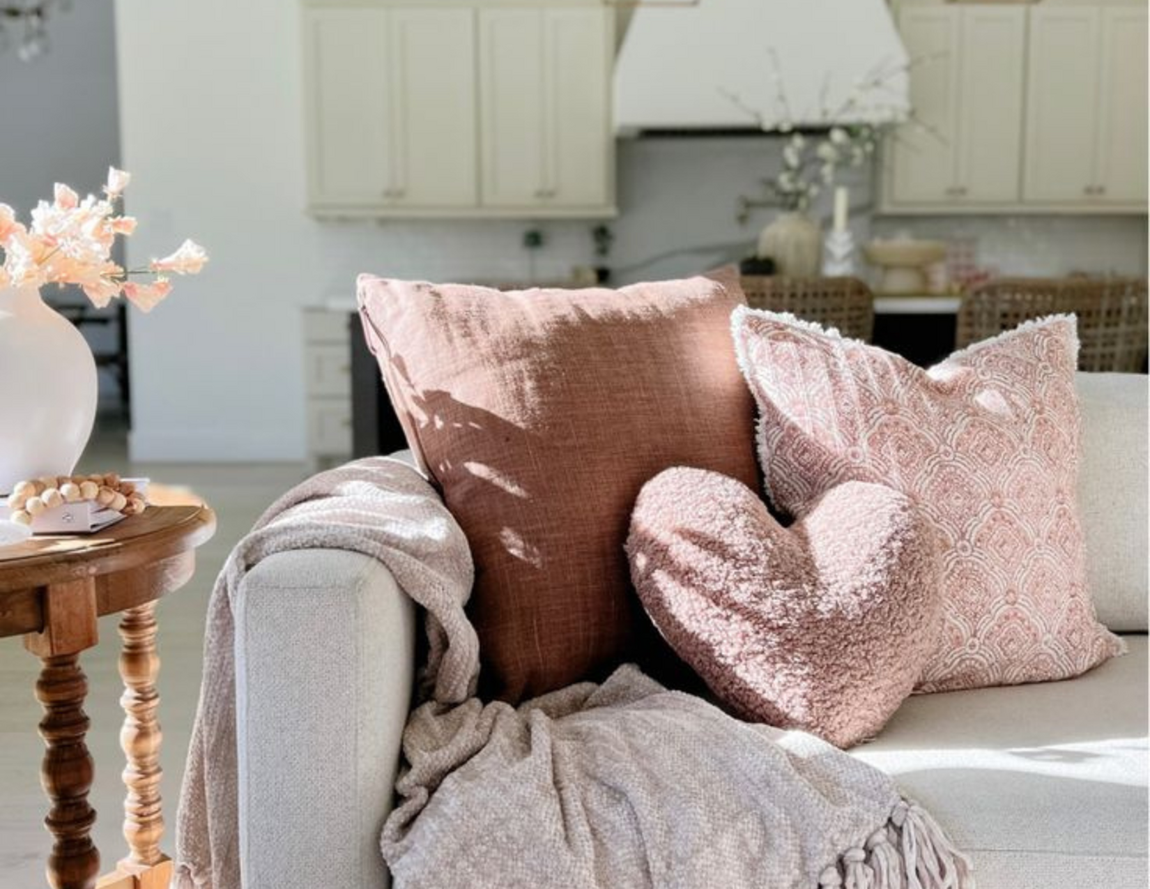 Valentine’s Day: Creating the Perfect Ambiance for a Cozy Night In (Apartment-Friendly Edition)-image