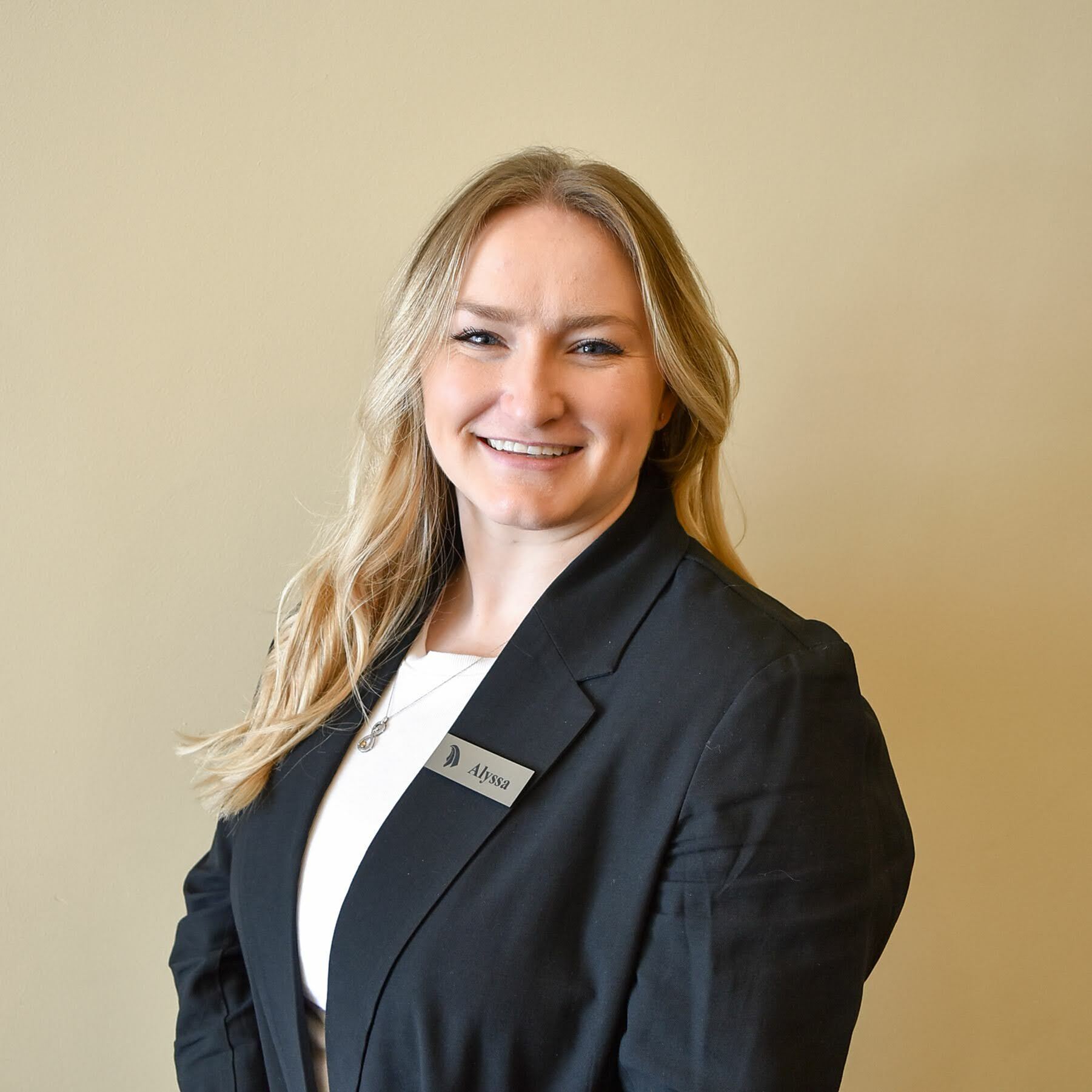 Amazing Leasing Consultants at Mesa Falls Apartments-image