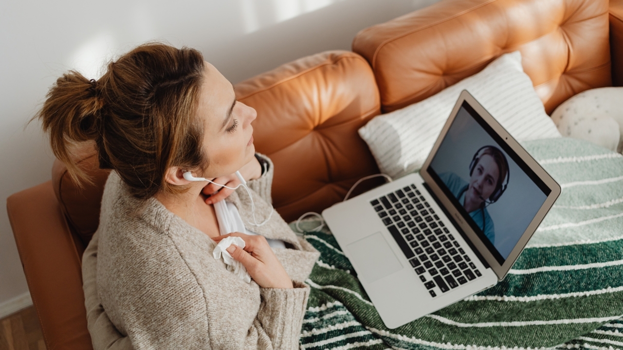 Staying Social in Winter: Ways to Connect Without Leaving Home-image