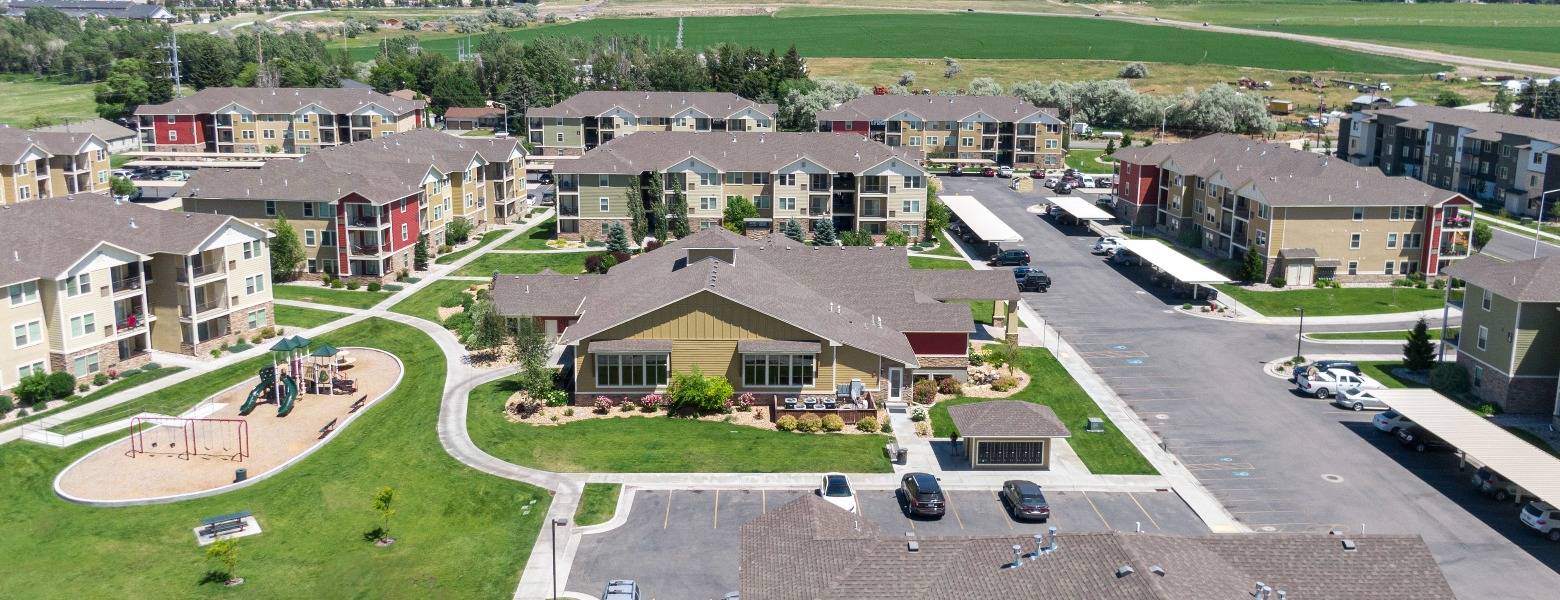 Mesa Falls apartment complex in Rexburg Idaho. learn about Mesa Falls married apartments