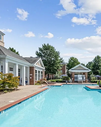 Centerville Manor - Outdoor Pool