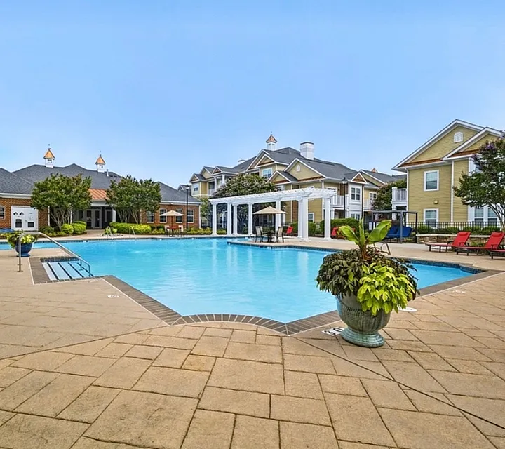 Fenwyck Manor - Outdoor Pool