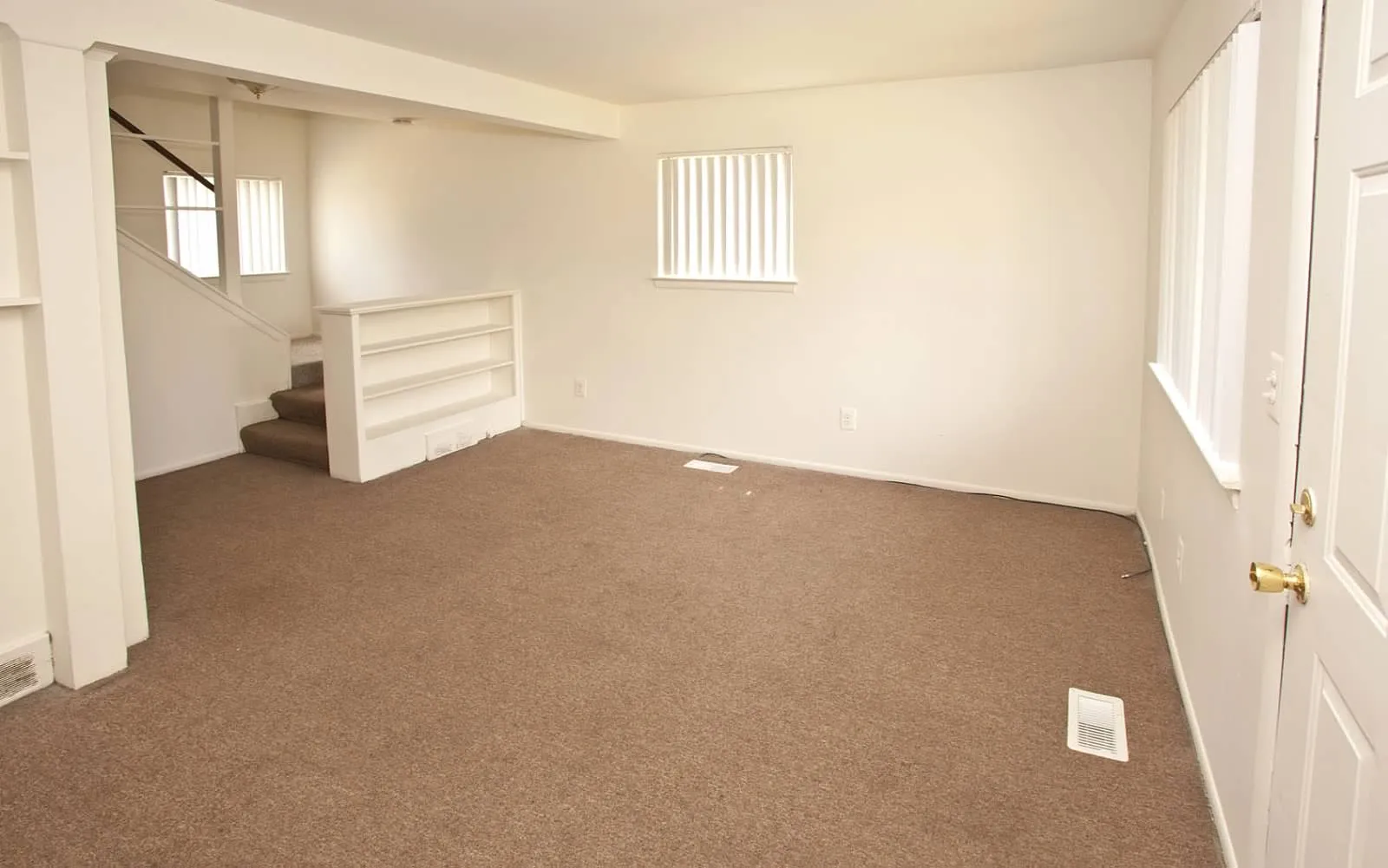 View Photos MacArthur Manor Apartments Townhomes in Warren