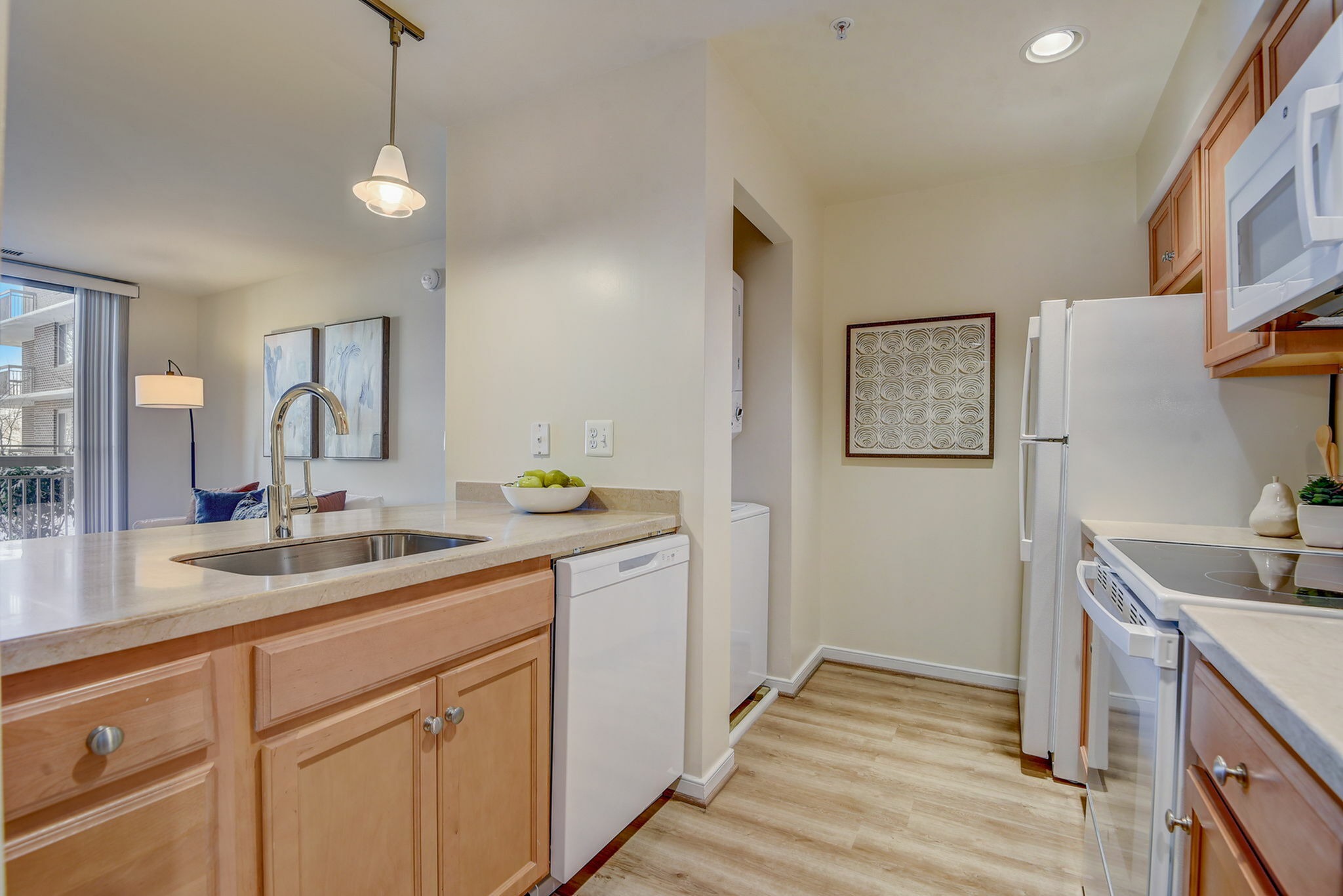 Full Service Kitchen | Luxury Apartments In Arlington VA | Dolley Madison Towers