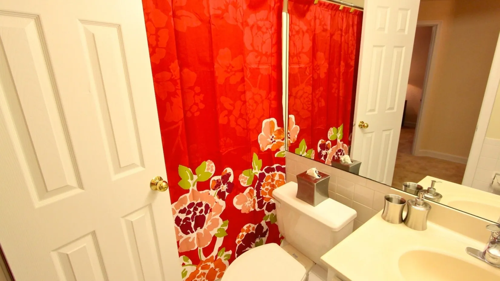 Vast Master Bathroom | Apartment In Arlington Virginia | Columbia Park